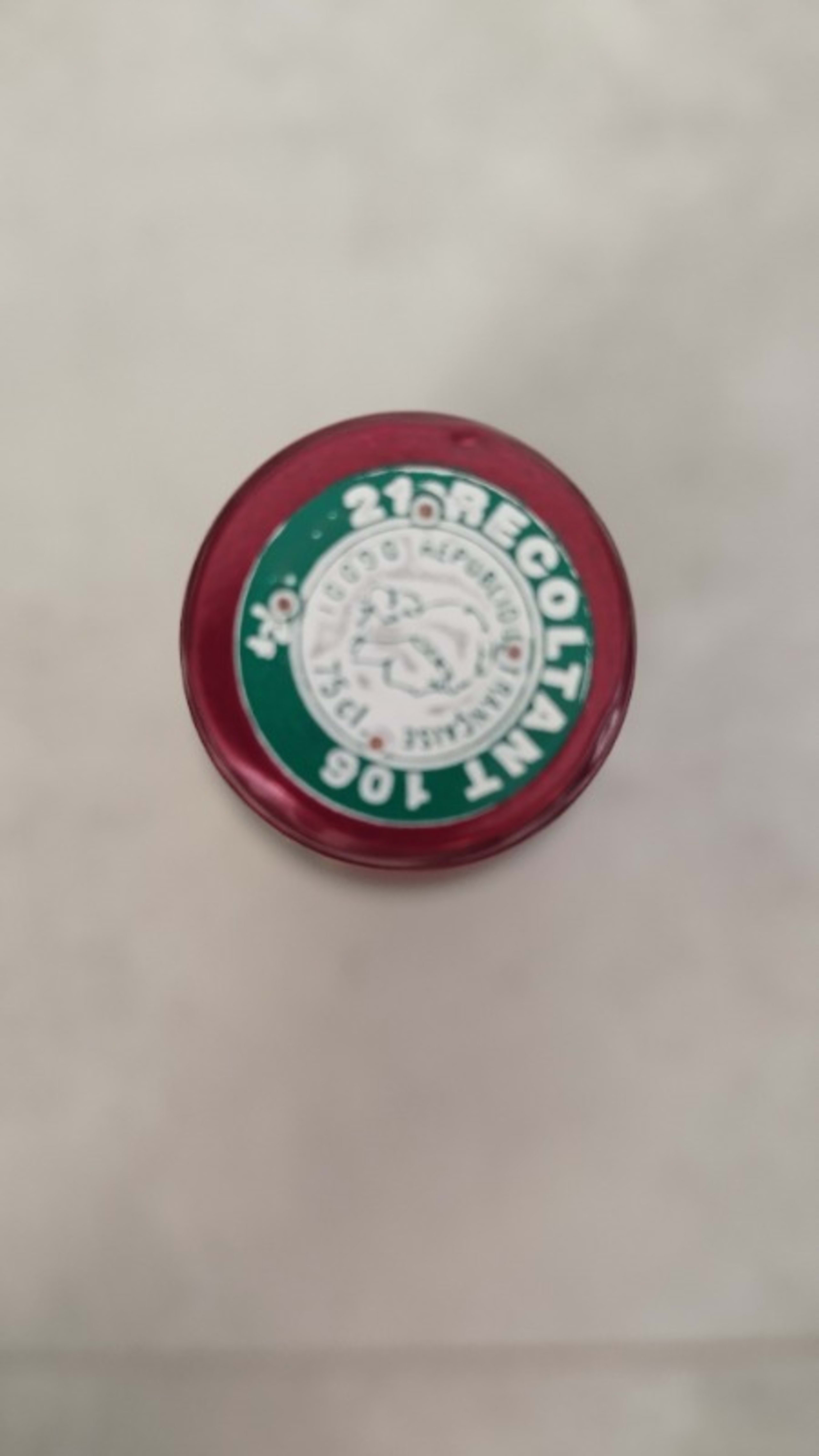 Caps