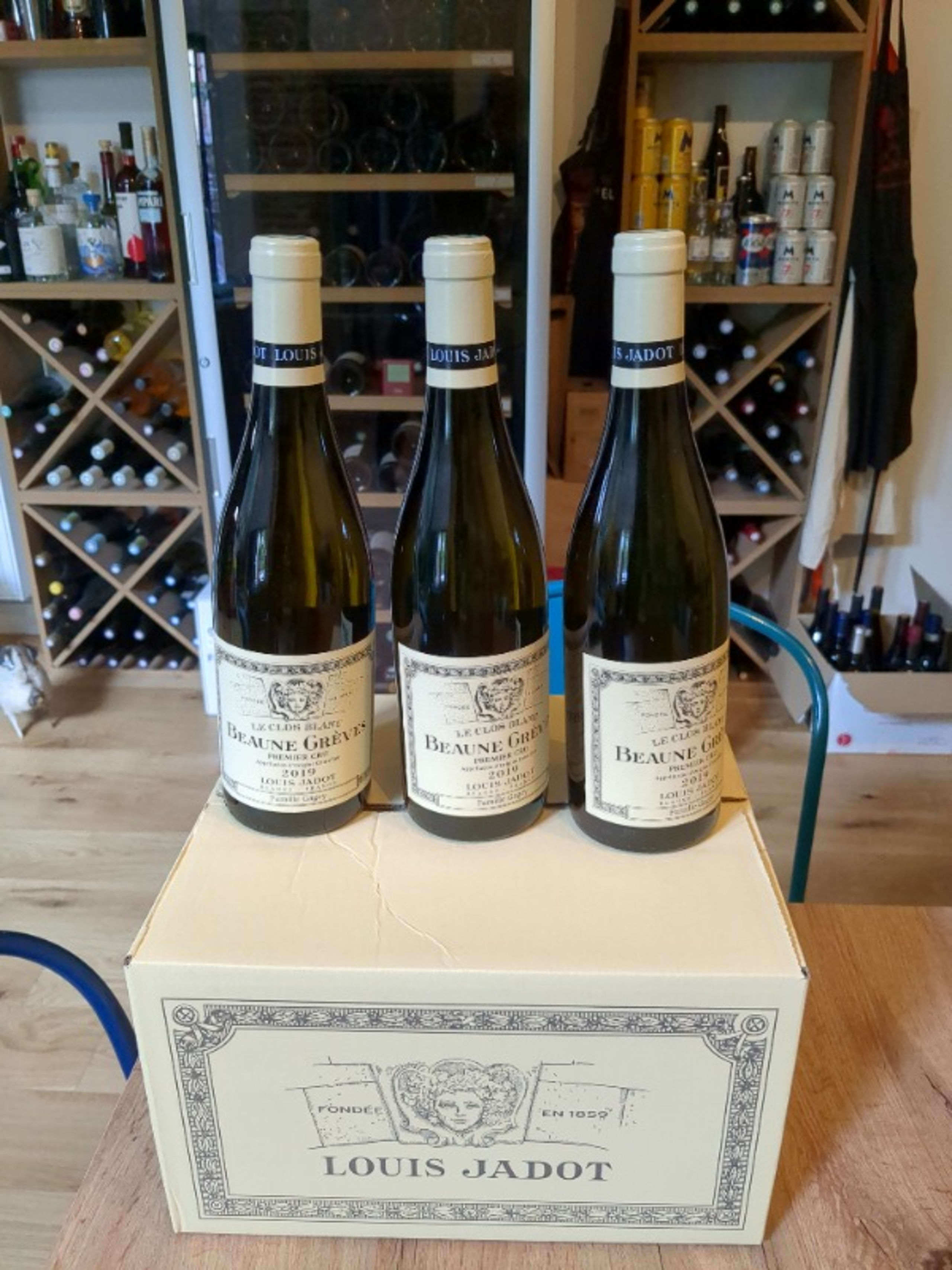 3 x Beaune, 1er Cru Les Grèves Le Clos Blanc, Louis Jadot, 2019