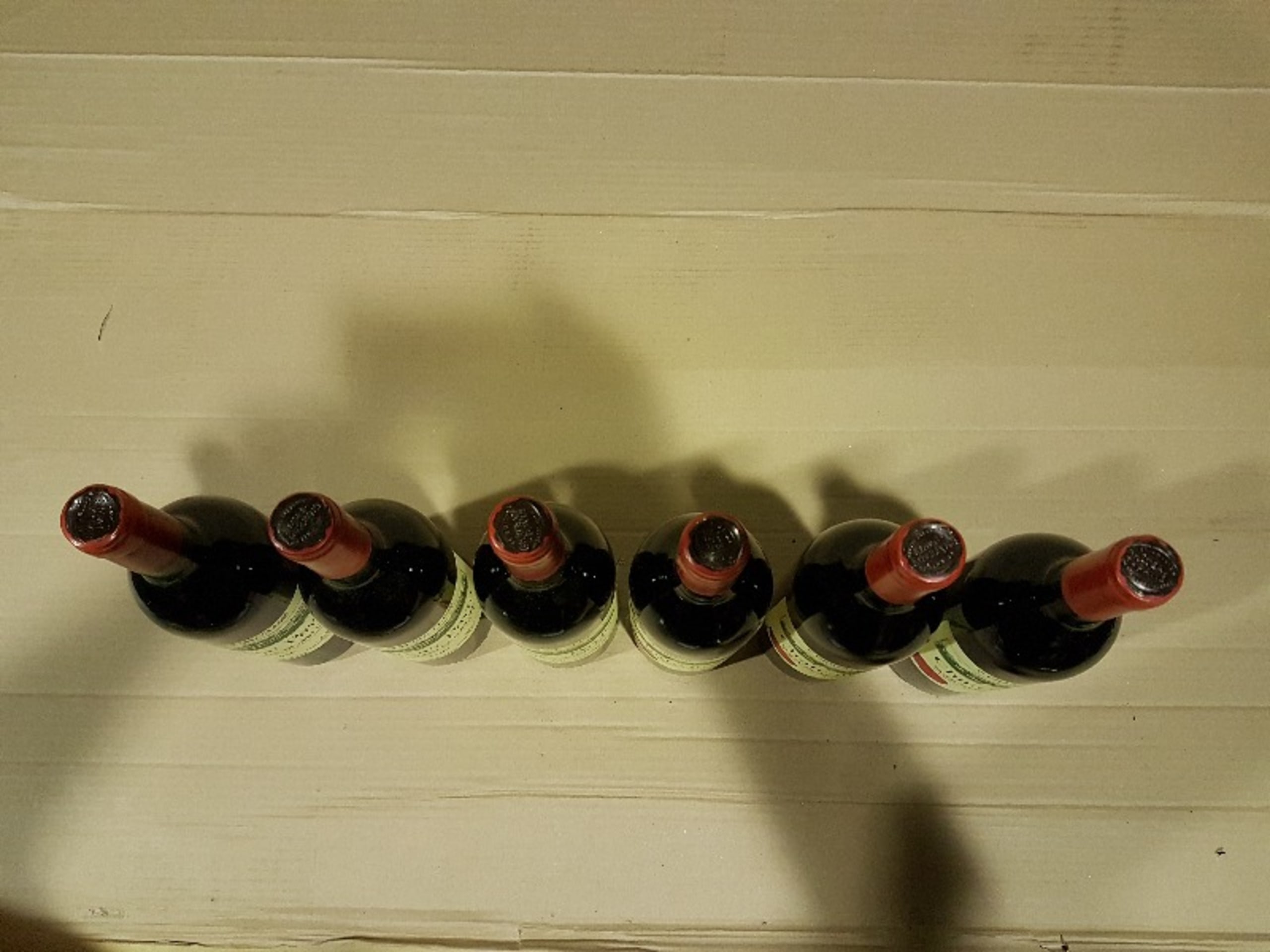 Caps