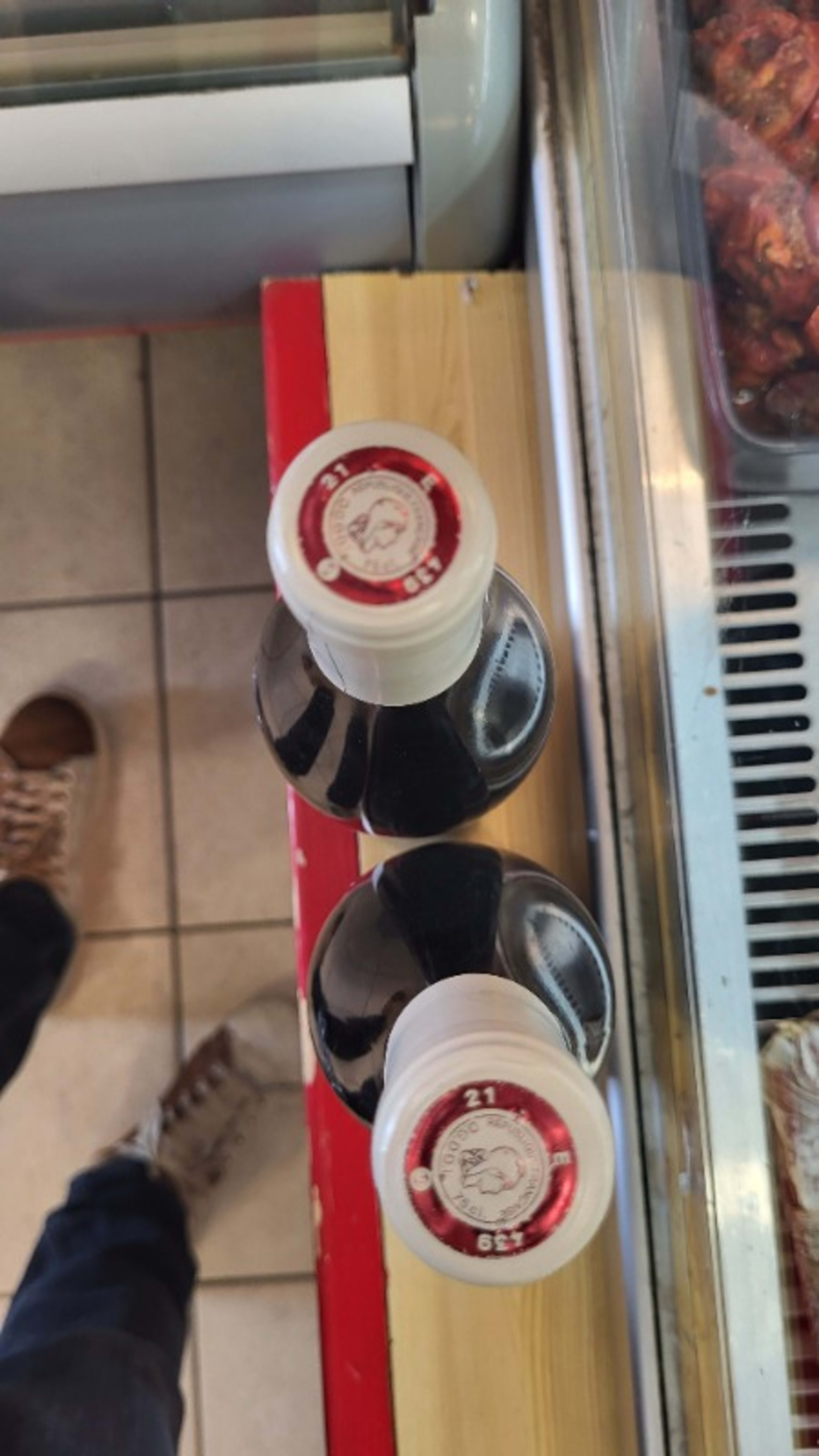 Caps