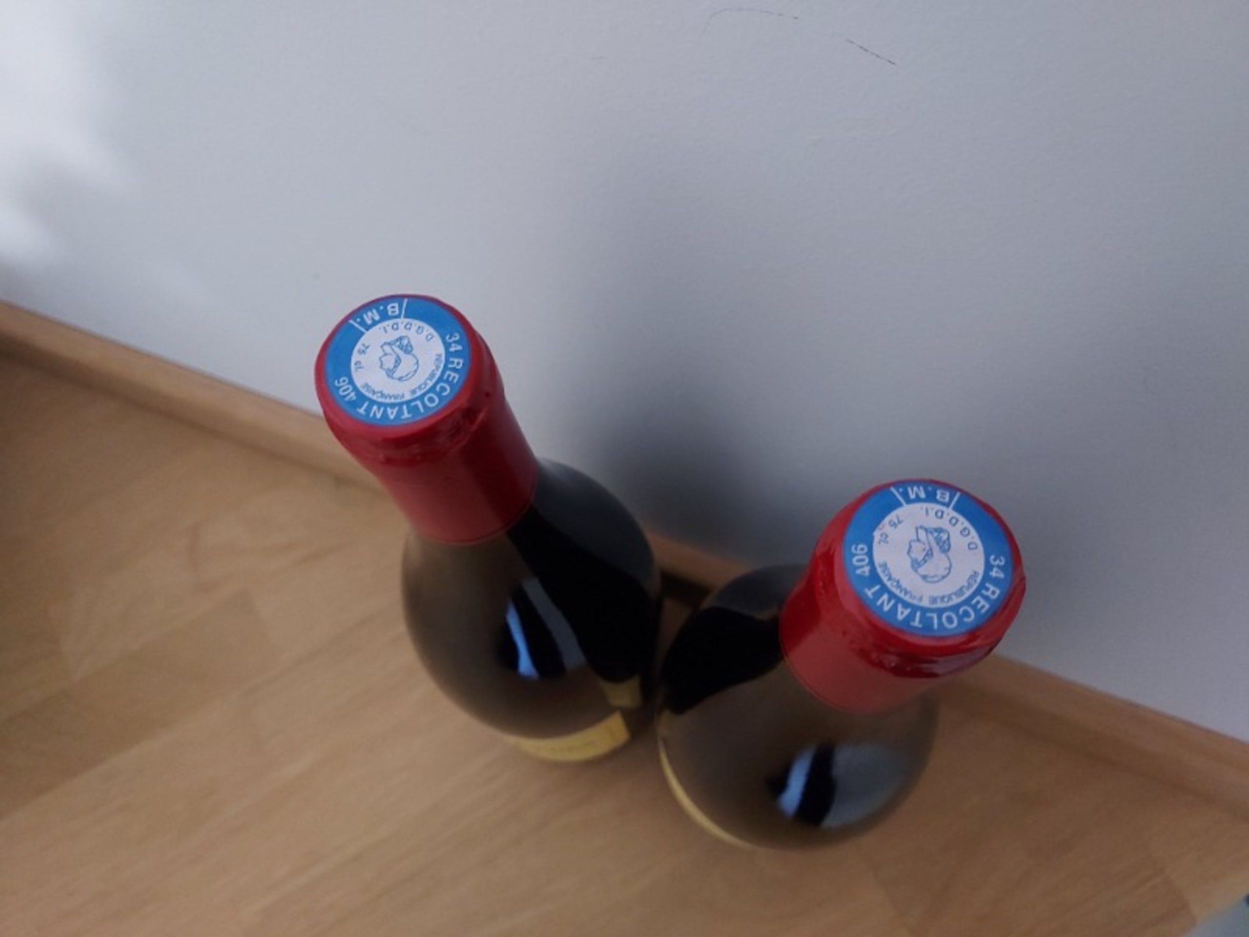Caps