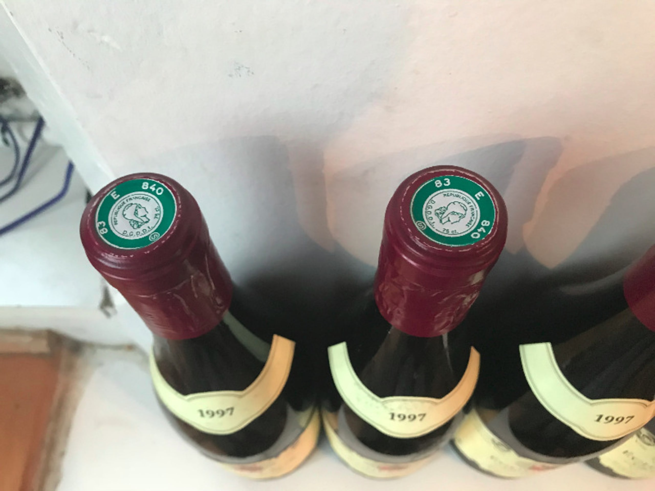 Caps
