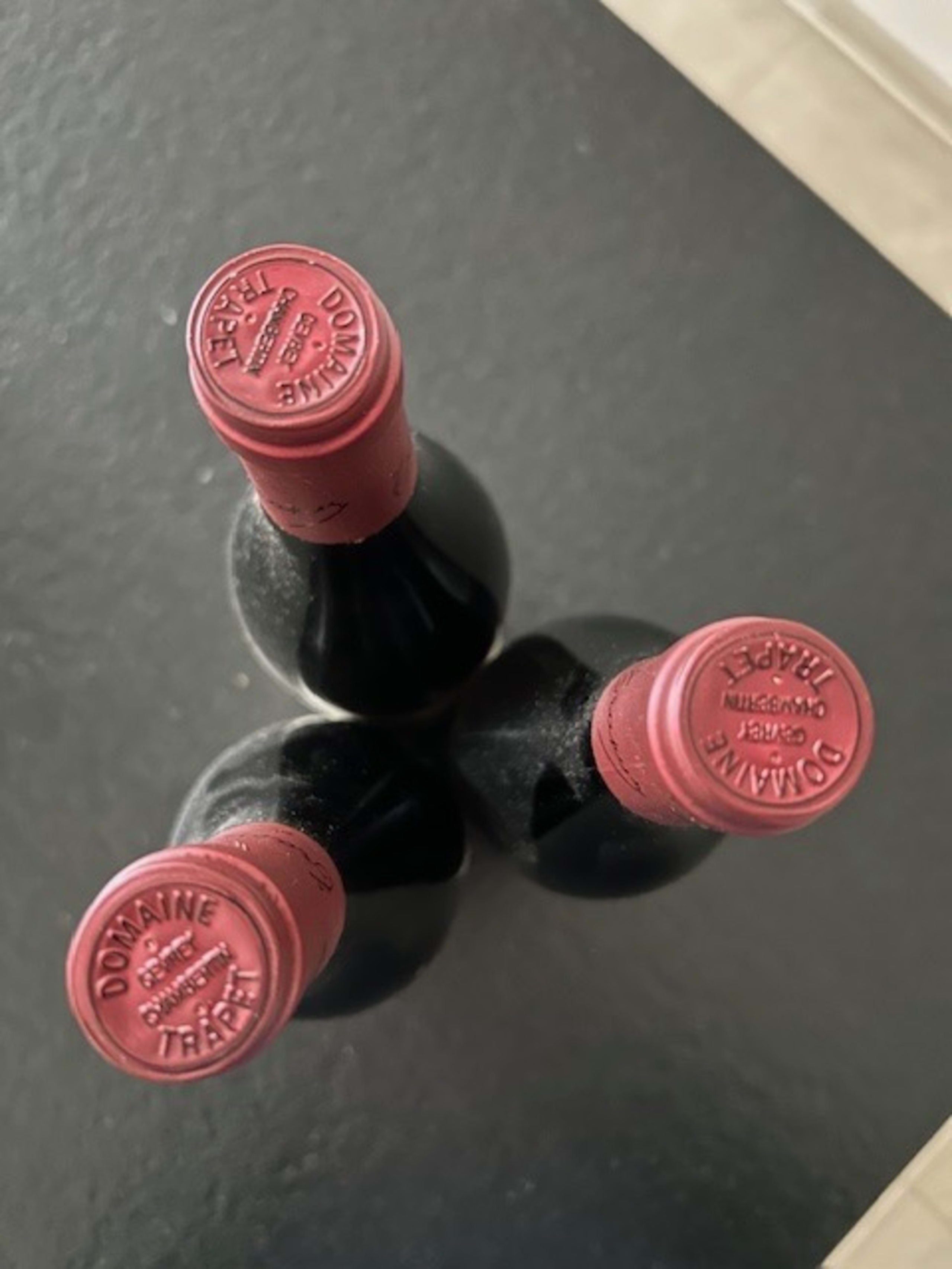 Caps