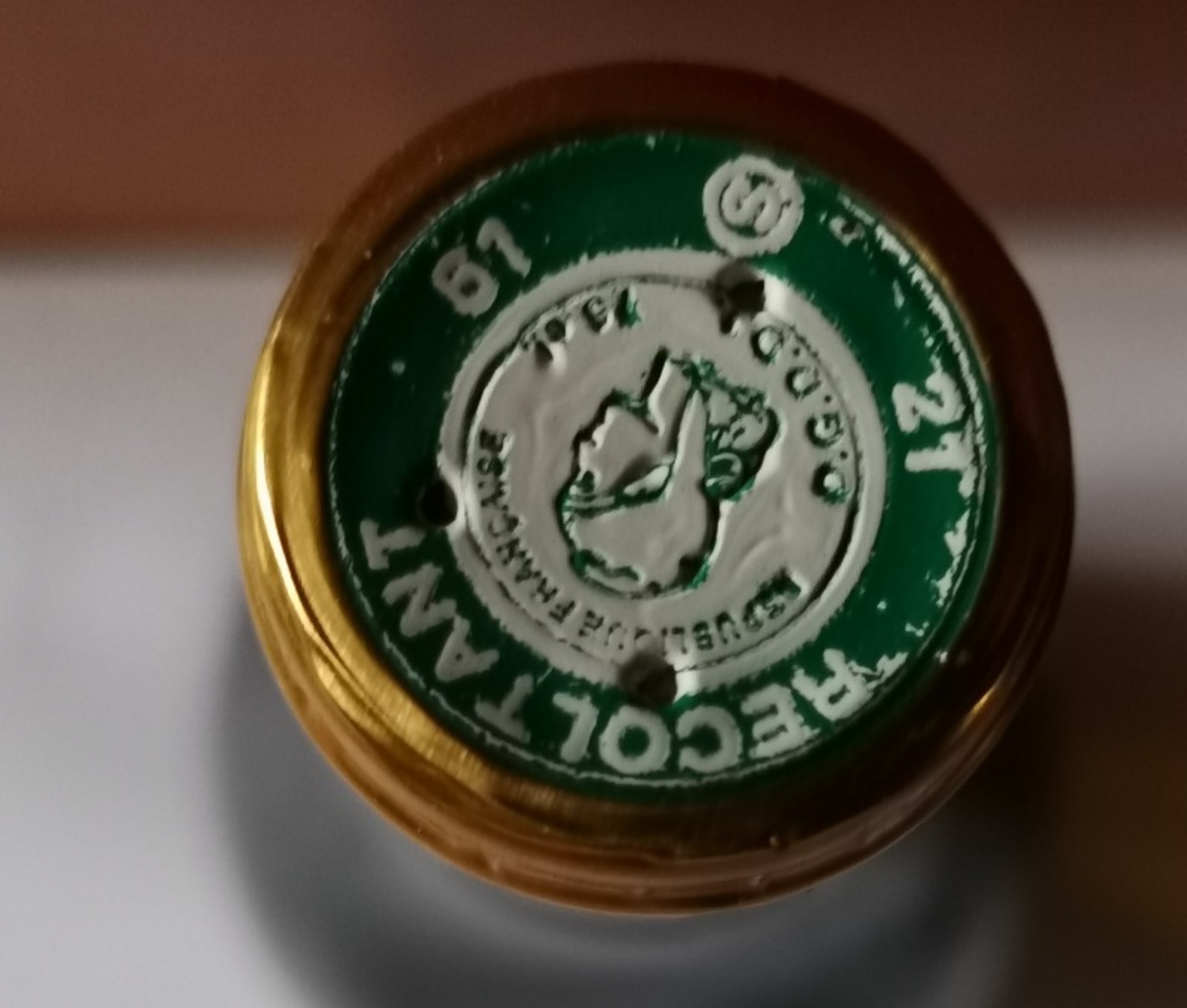 Caps