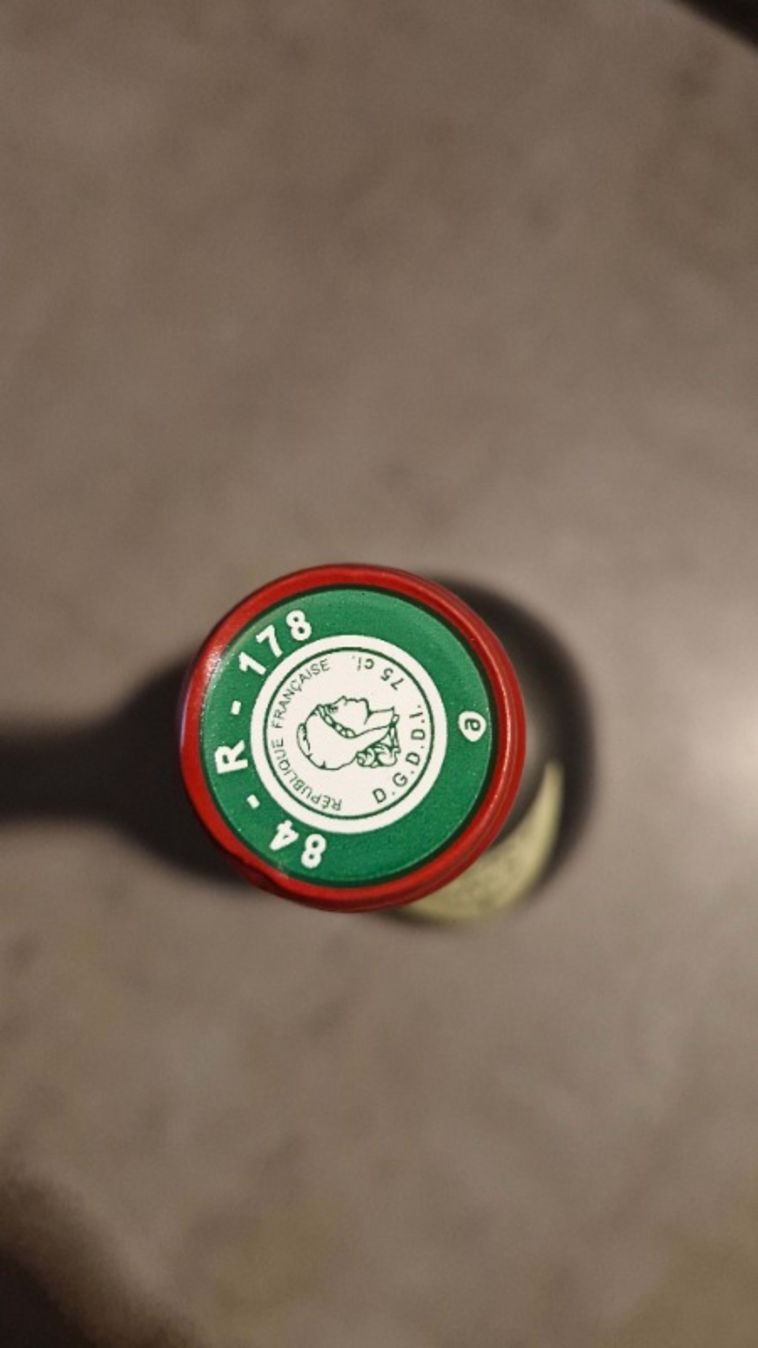Caps
