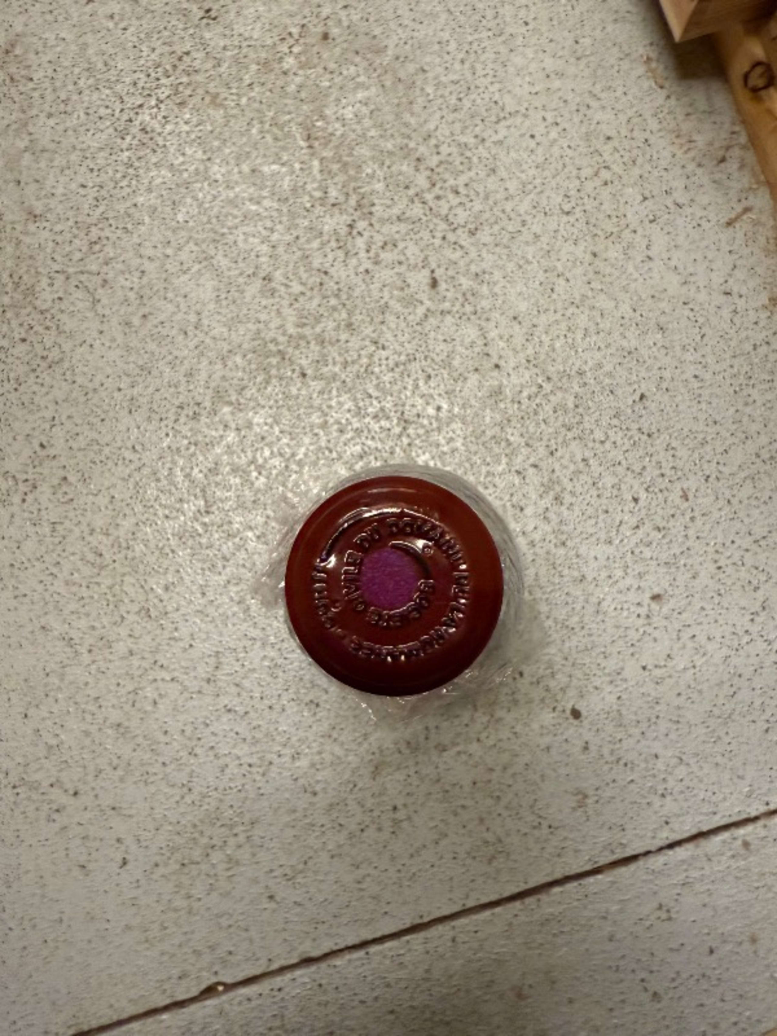 Caps
