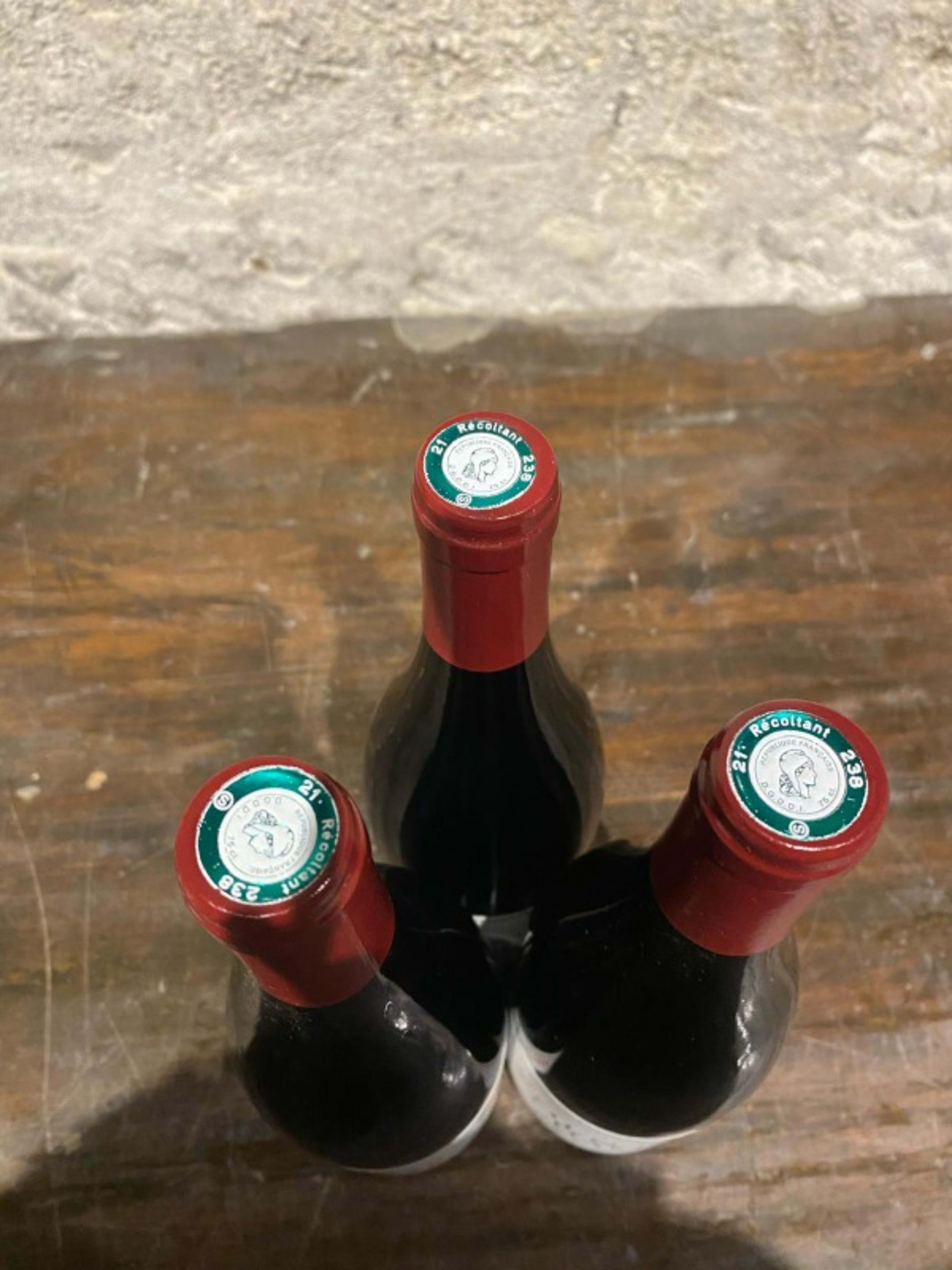 Caps