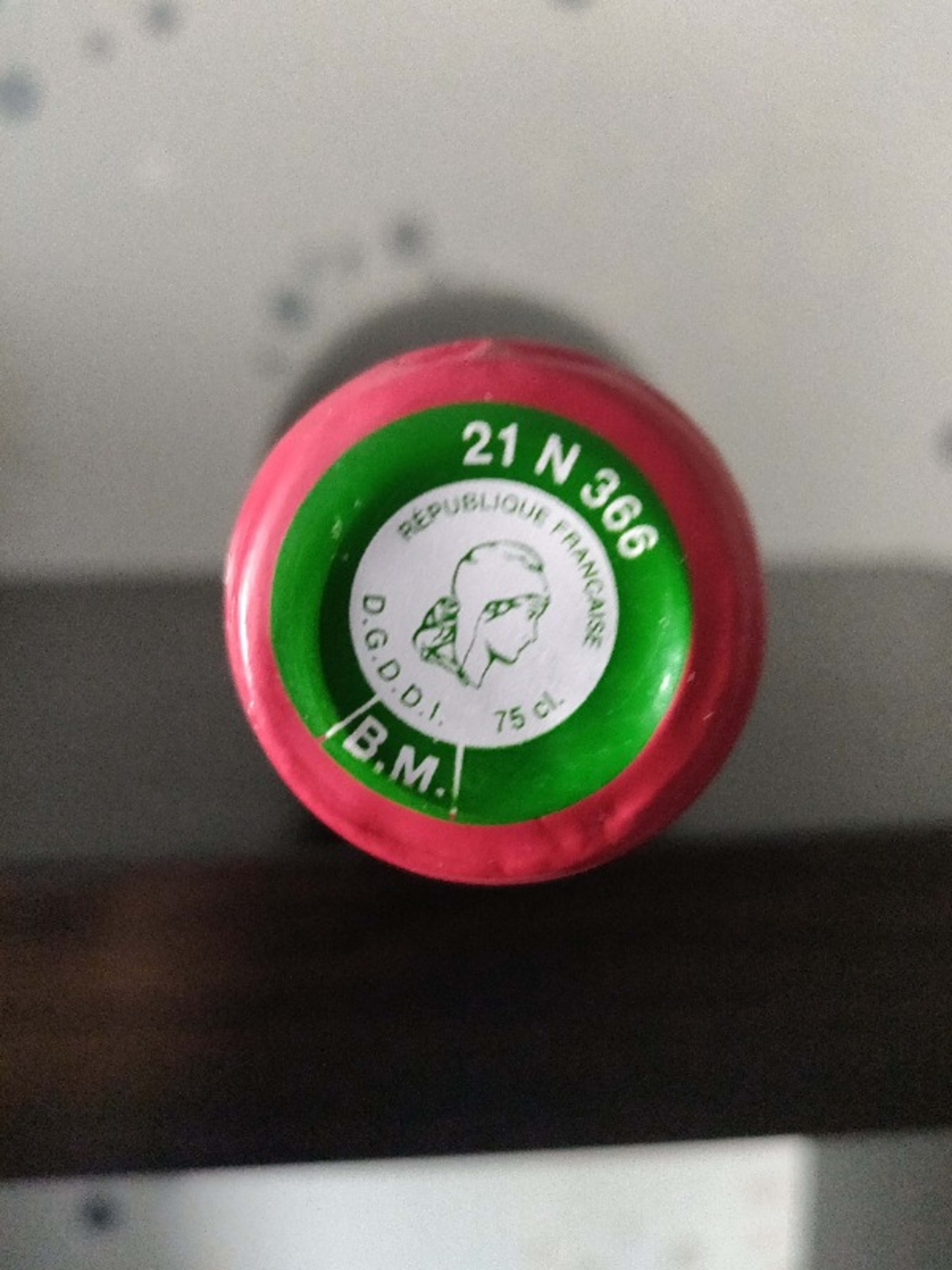 Caps