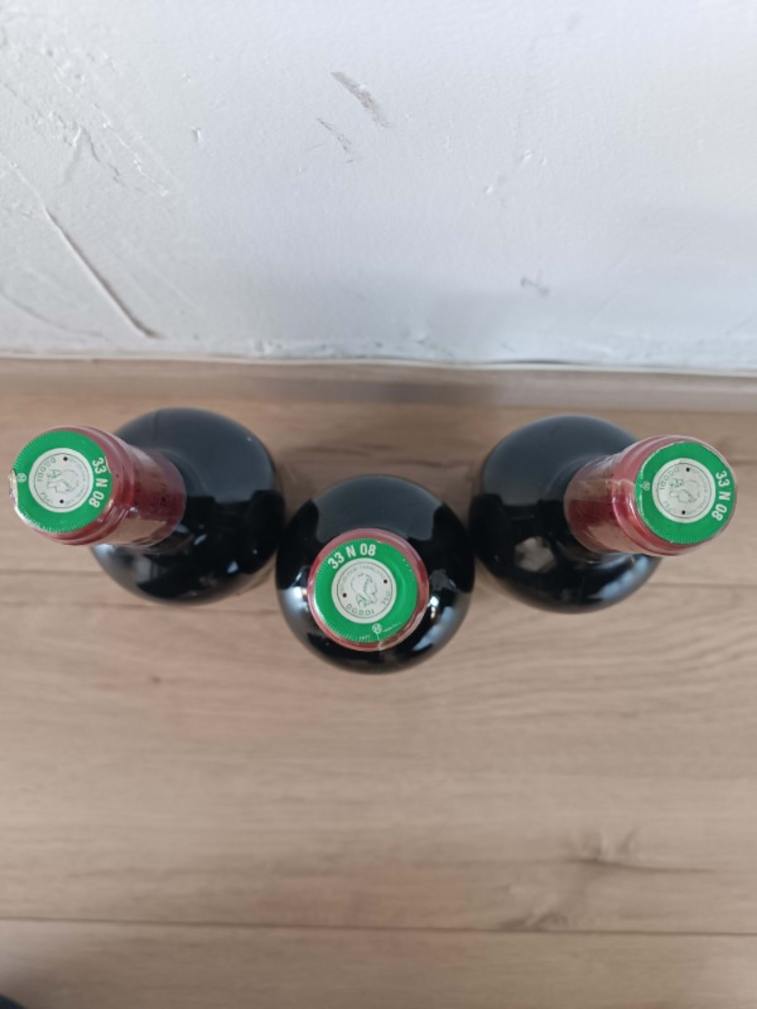 Caps