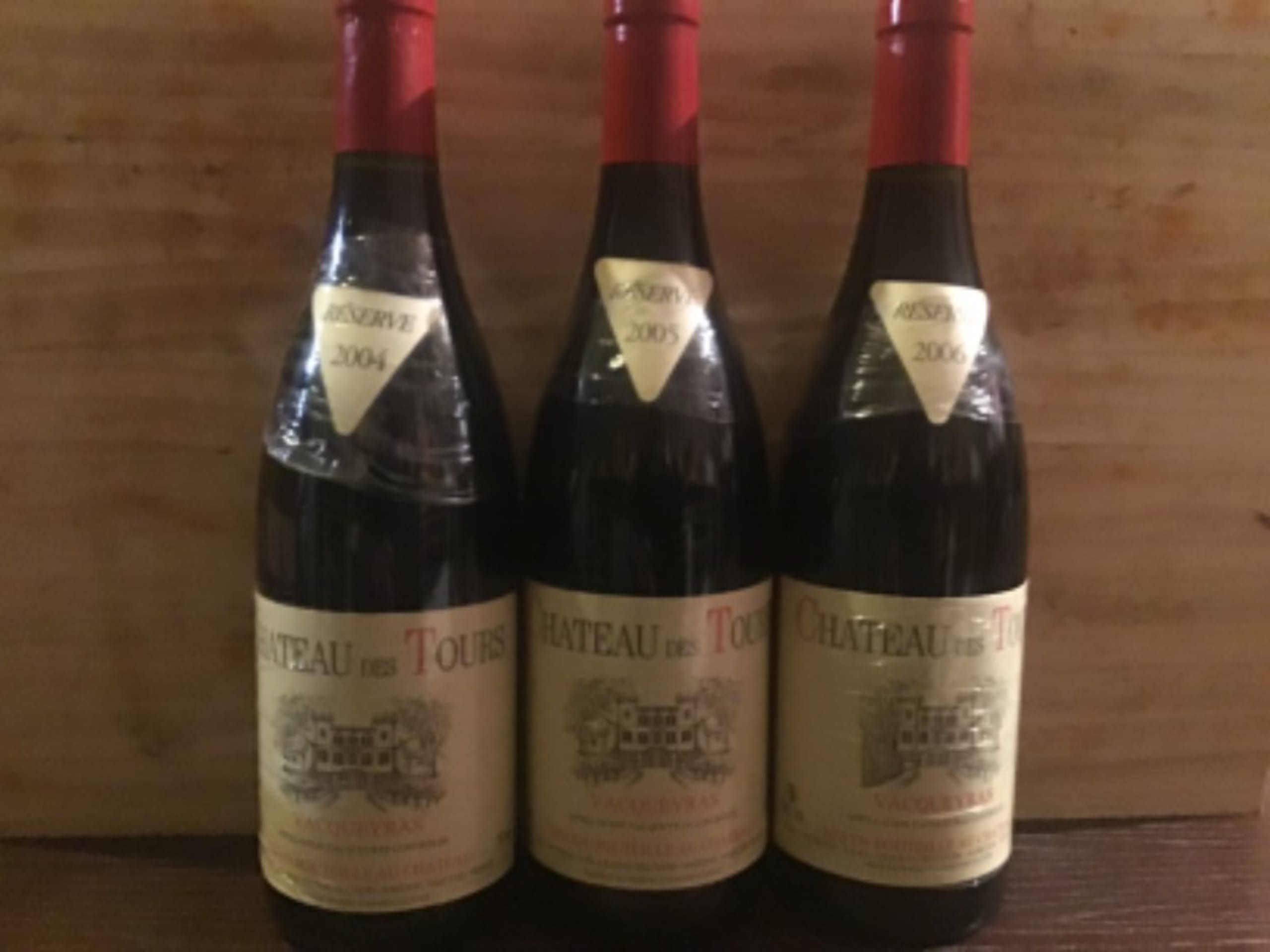 3 x Côtes-du-Rhône, Vacqueyras, Château des tours, 1 x  2004, 1 x 2005, 1 x 2006