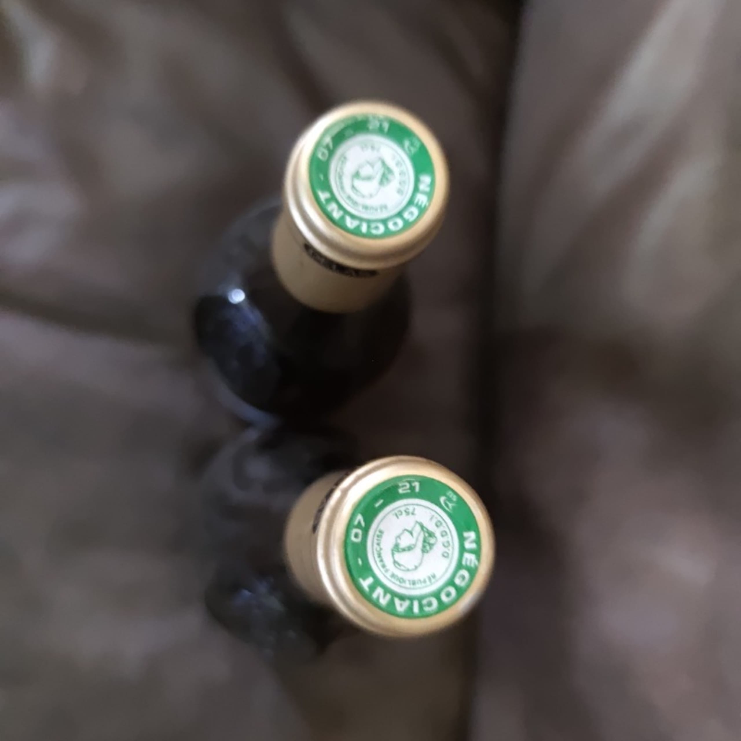 Caps