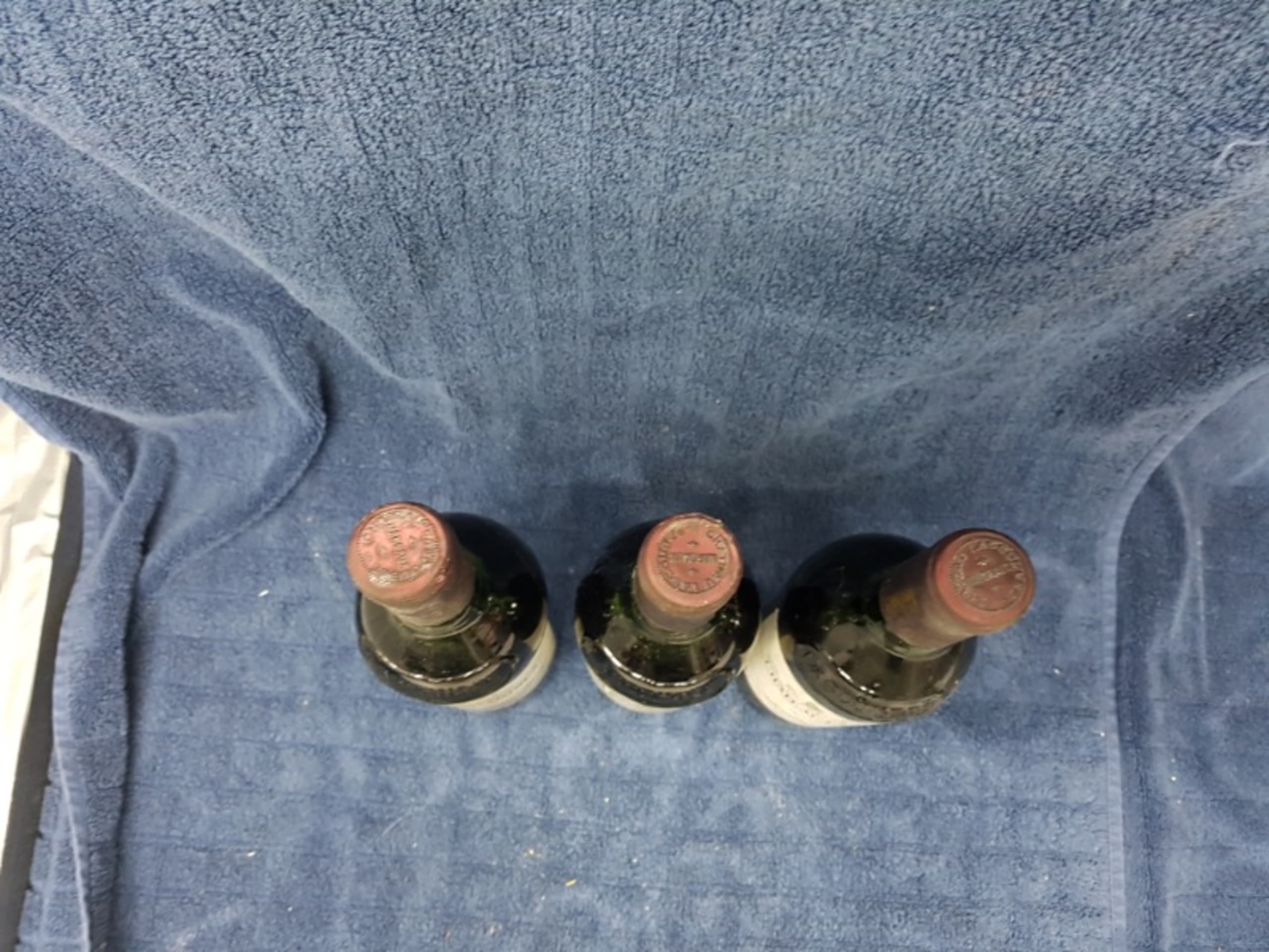 Caps