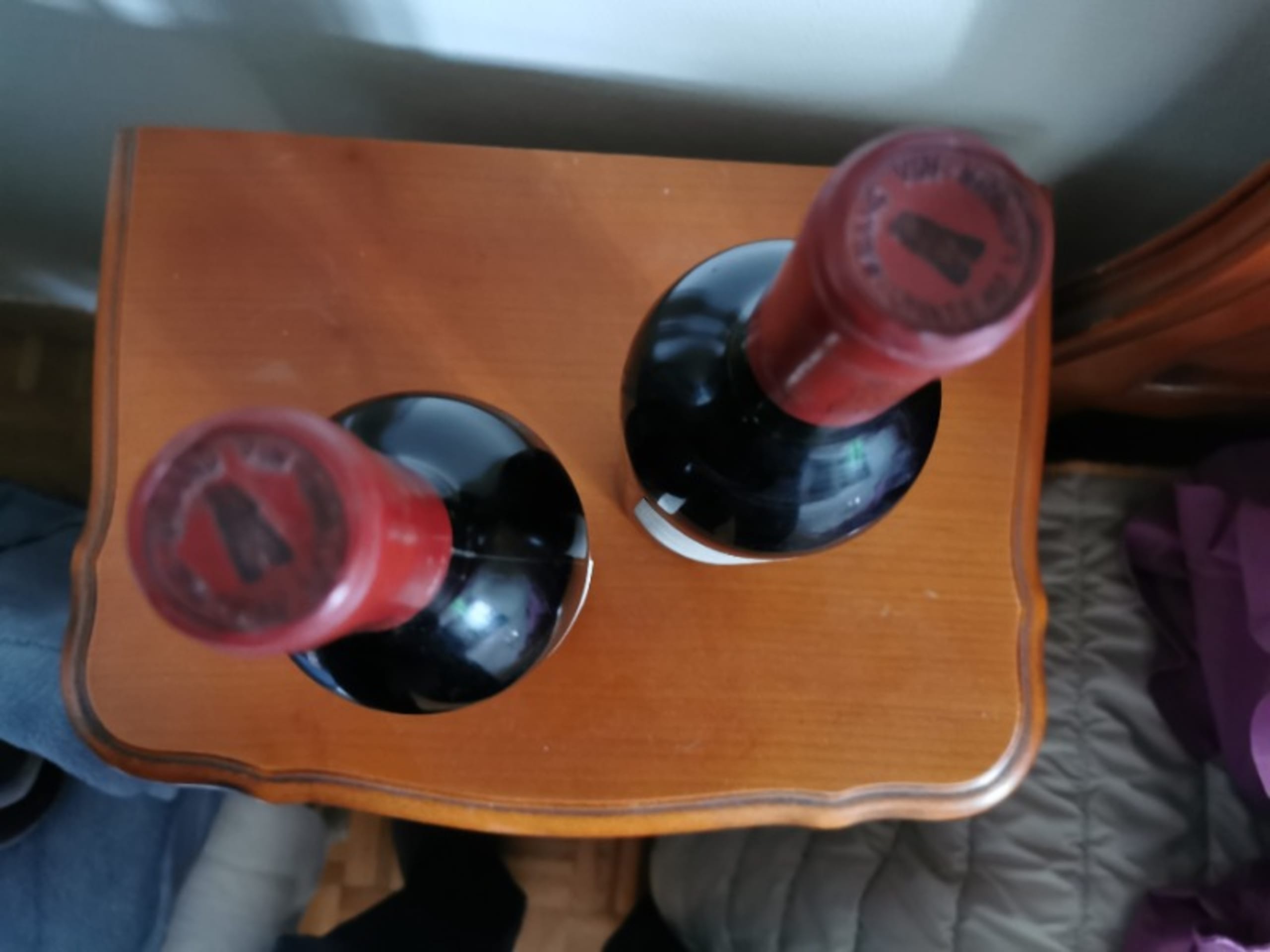 Caps