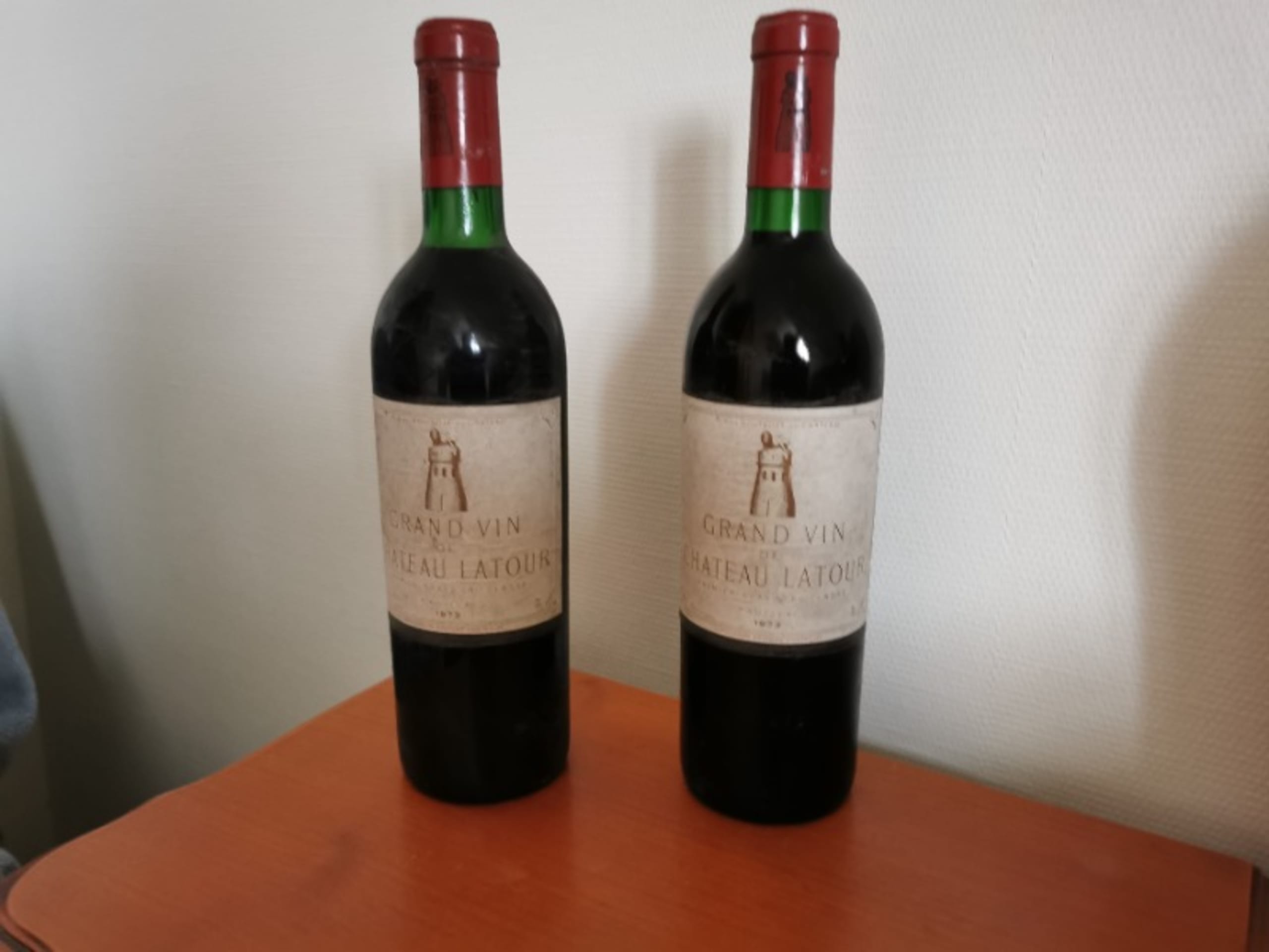 2 x Grand Vin de château Latour, 1er GCC, Pauillac, 1973