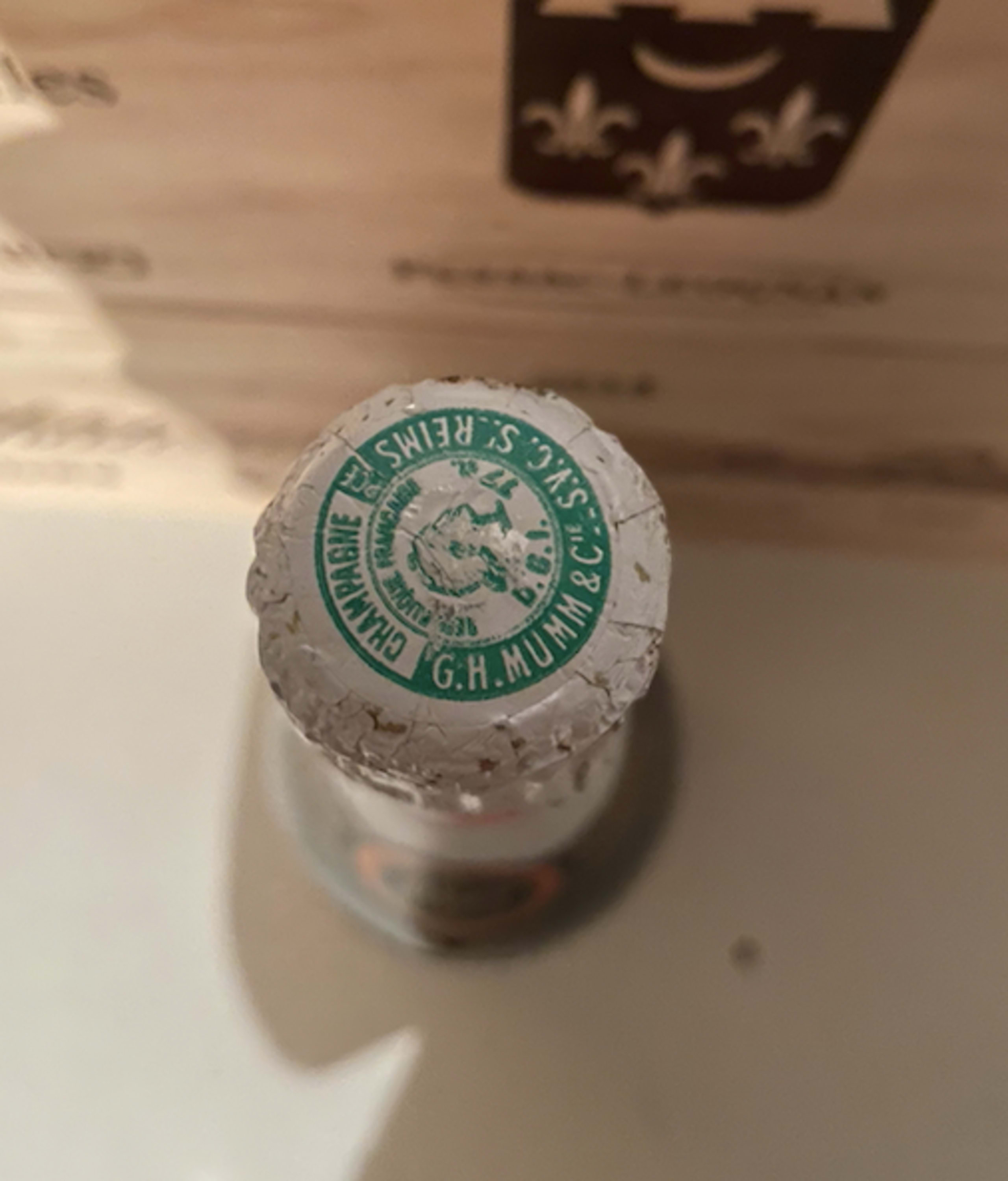 Caps