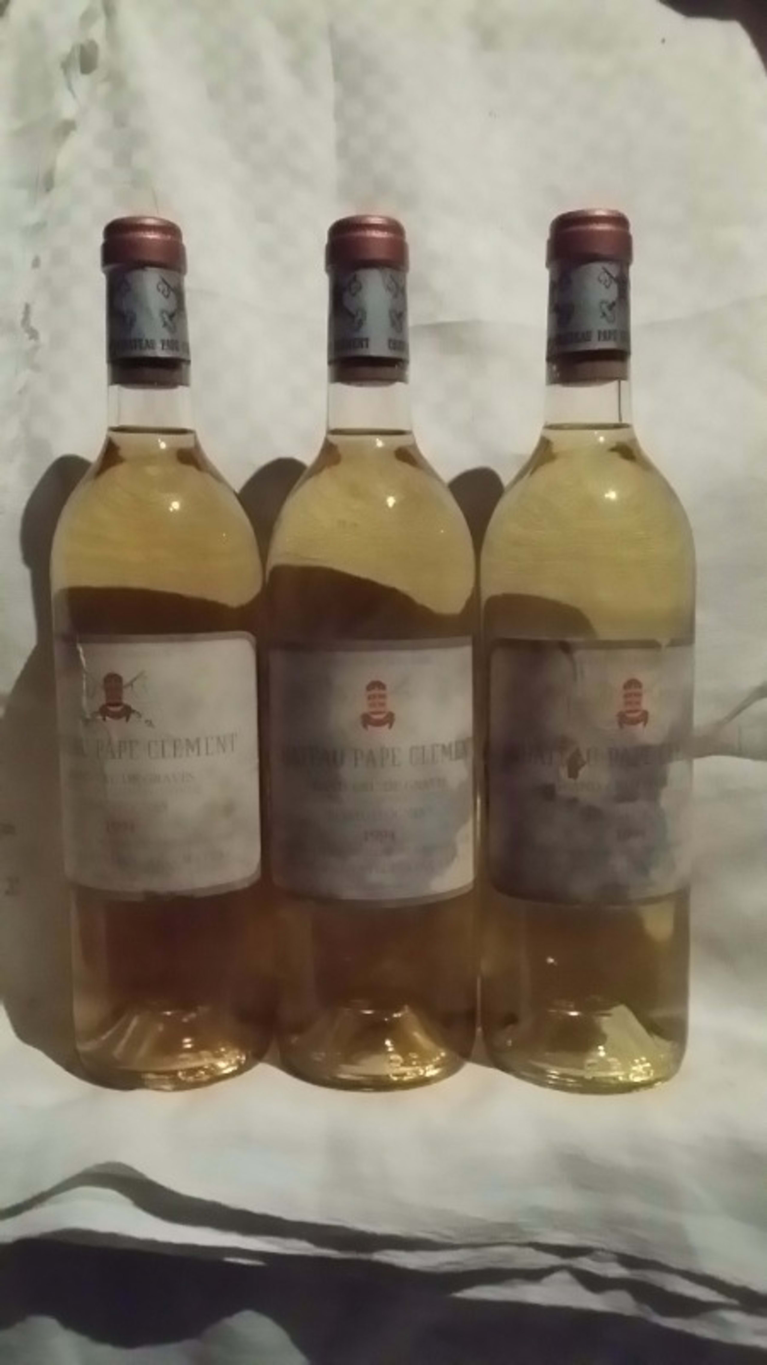 3 x château Pape Clément (B/W), Pessac-Léognan, 1994
