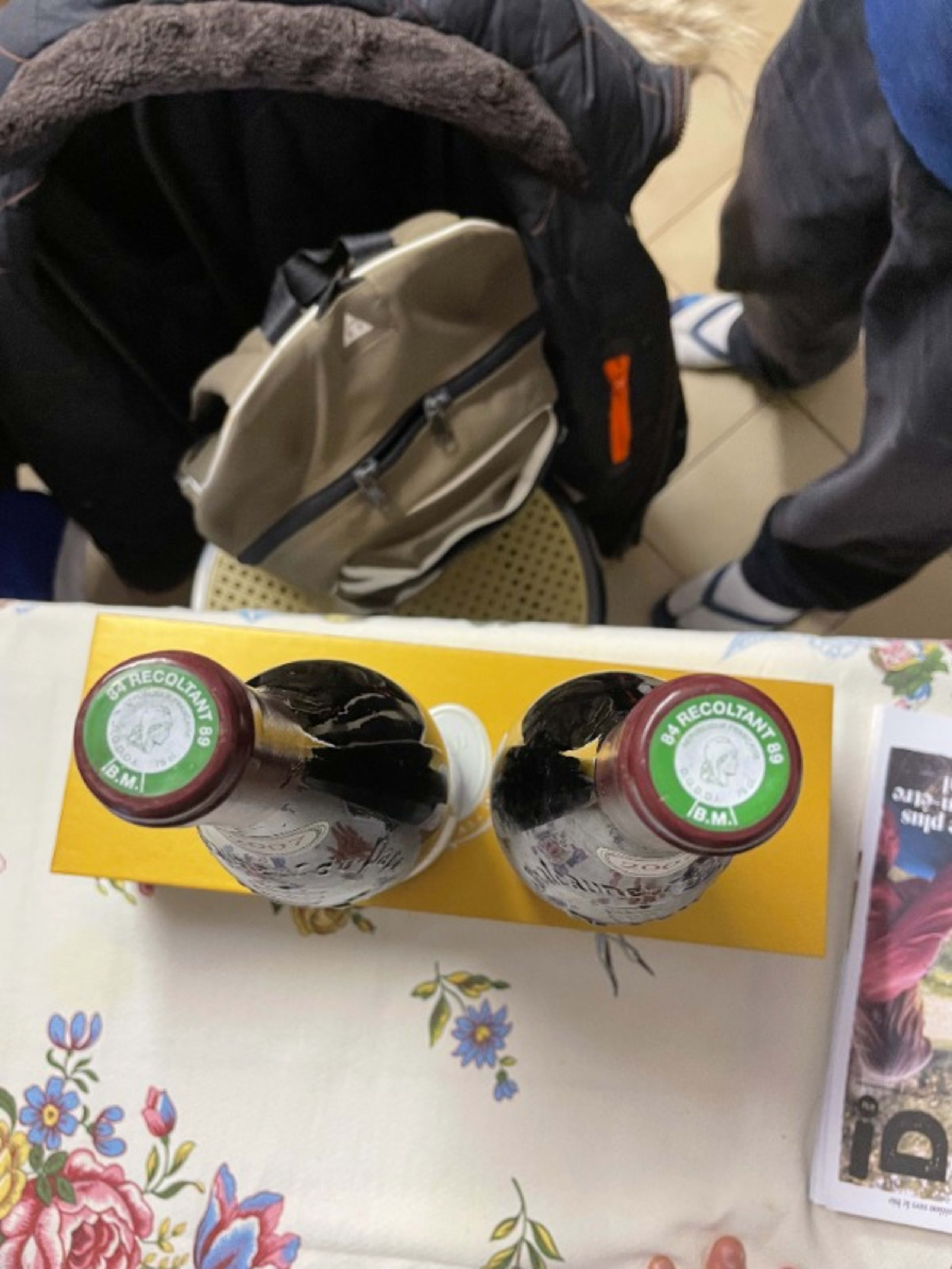 Caps