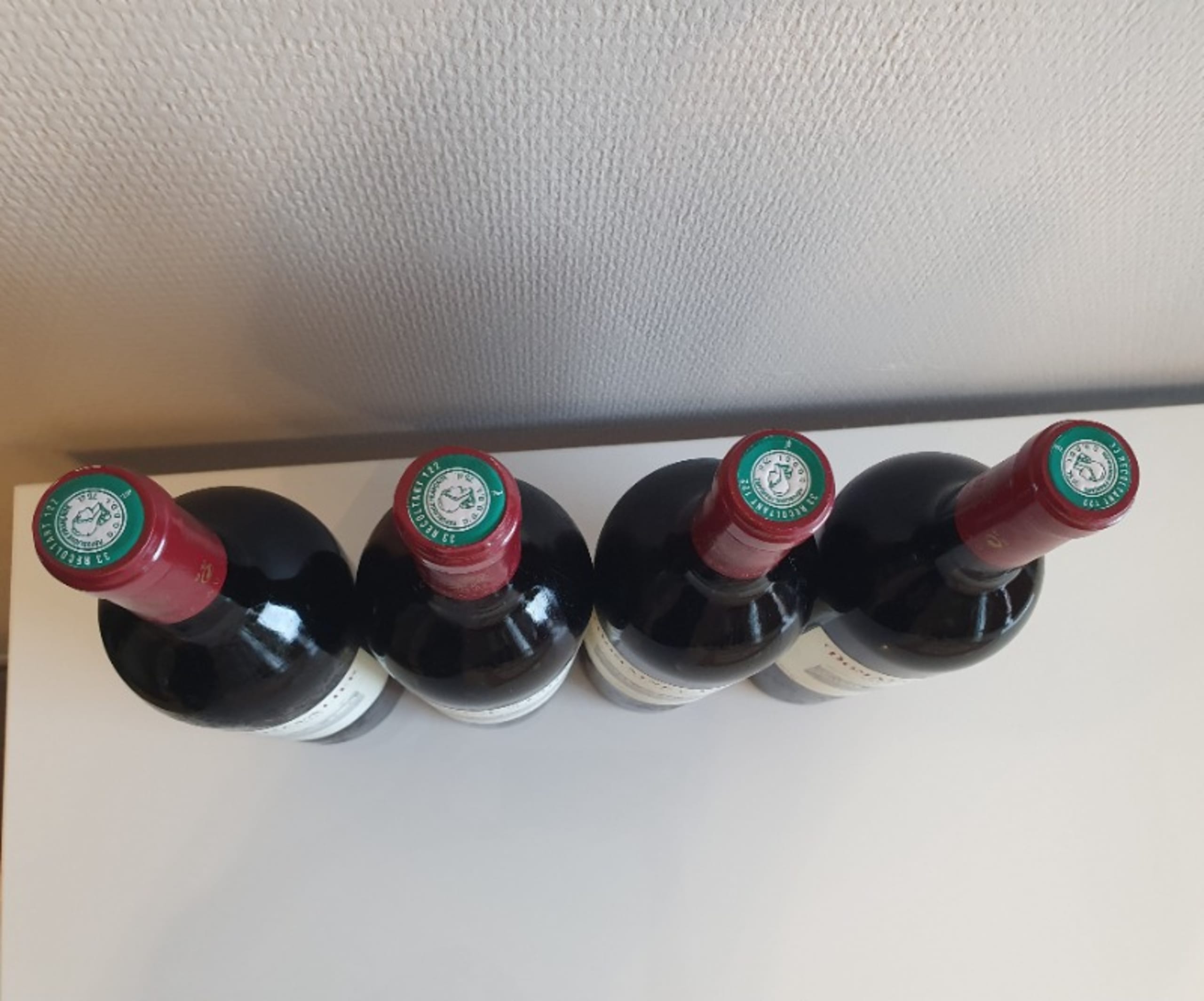 Caps