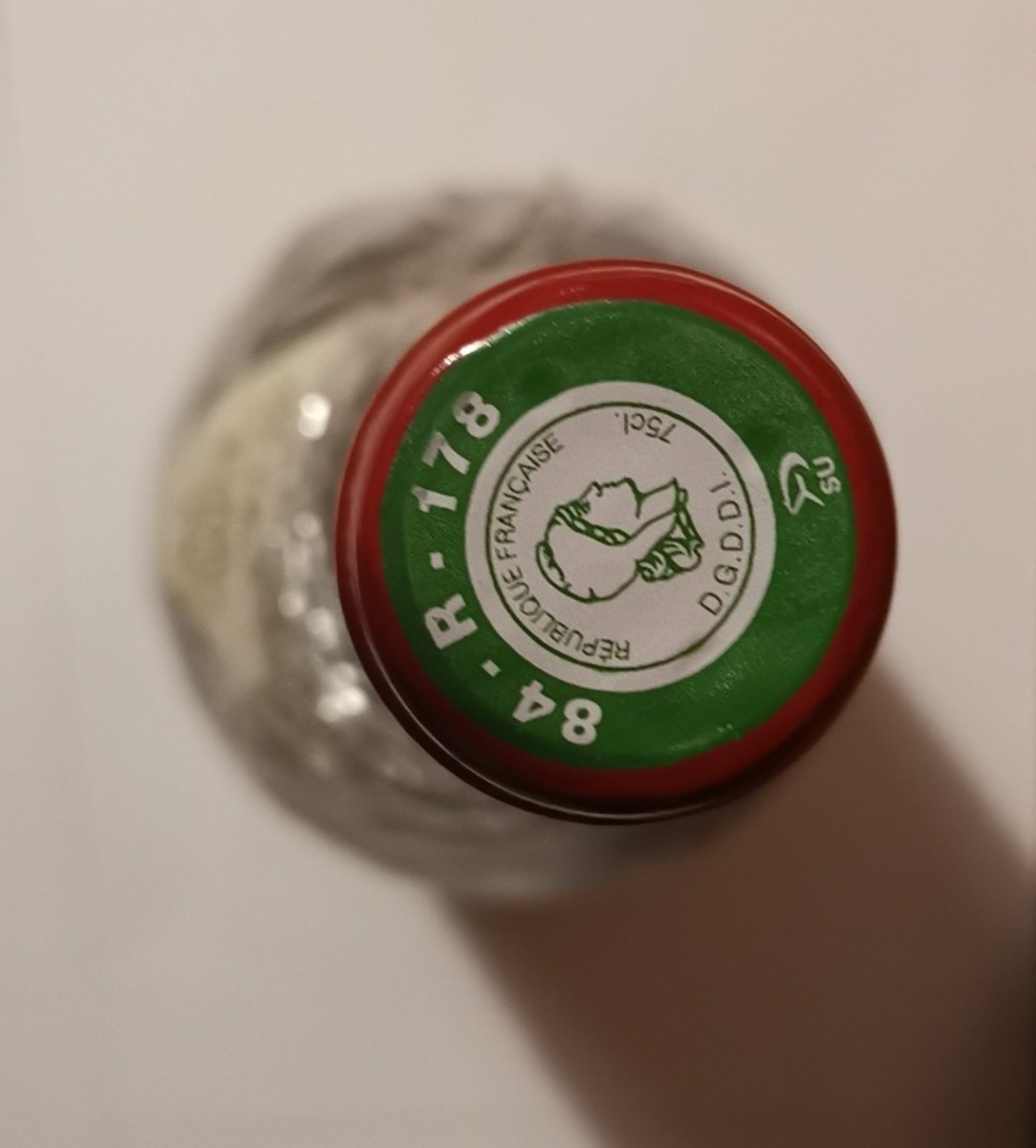 Caps