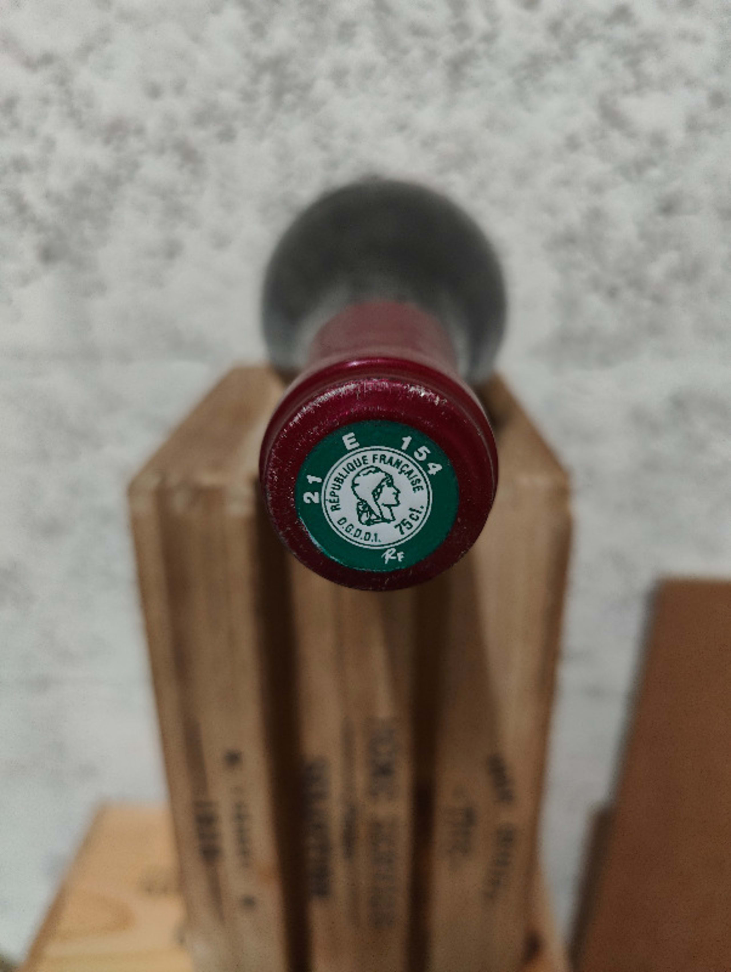 Caps