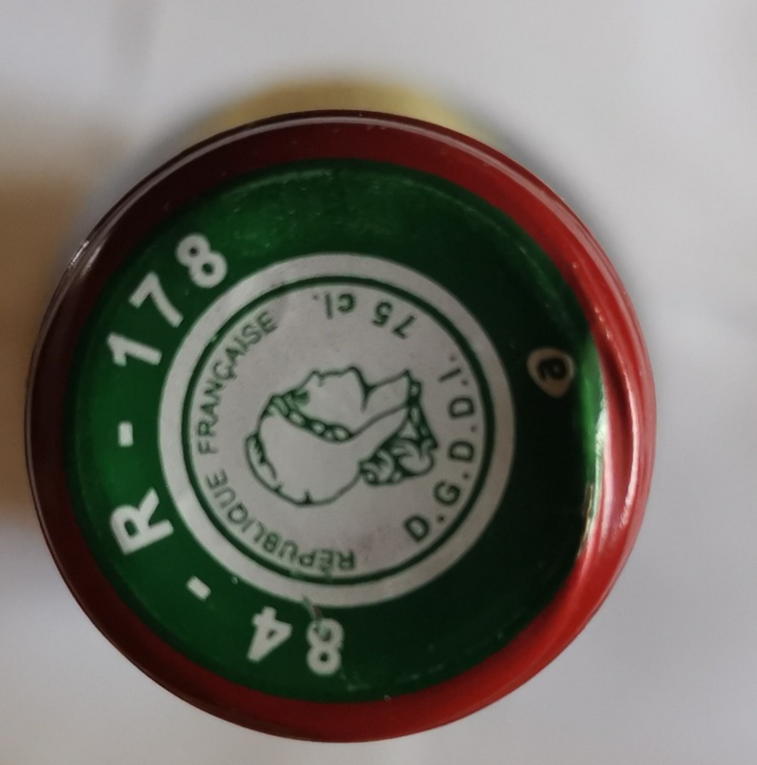 Caps