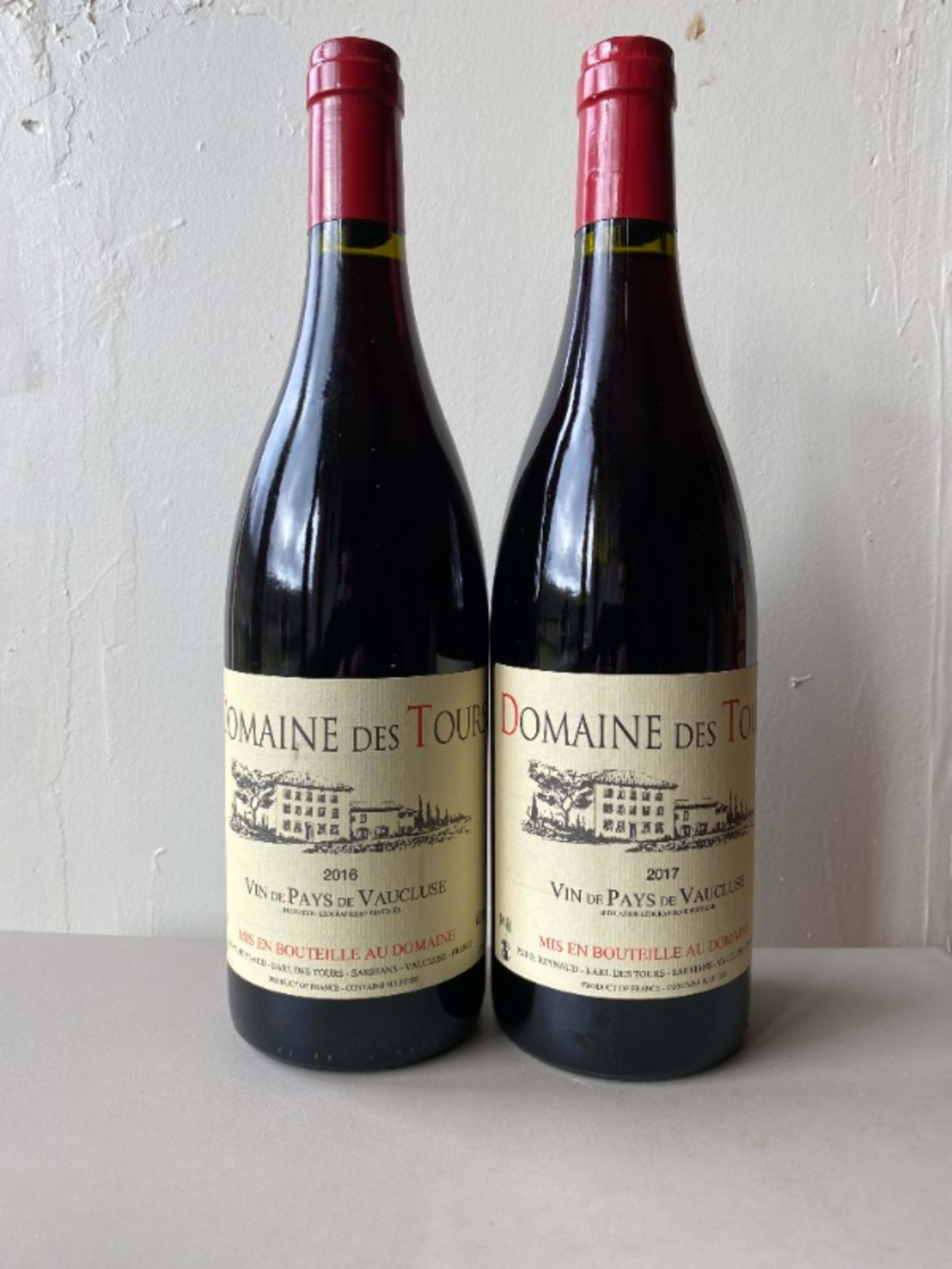 2 x Vin de Pays du Vaucluse, Domaine des Tours, 2016/2017