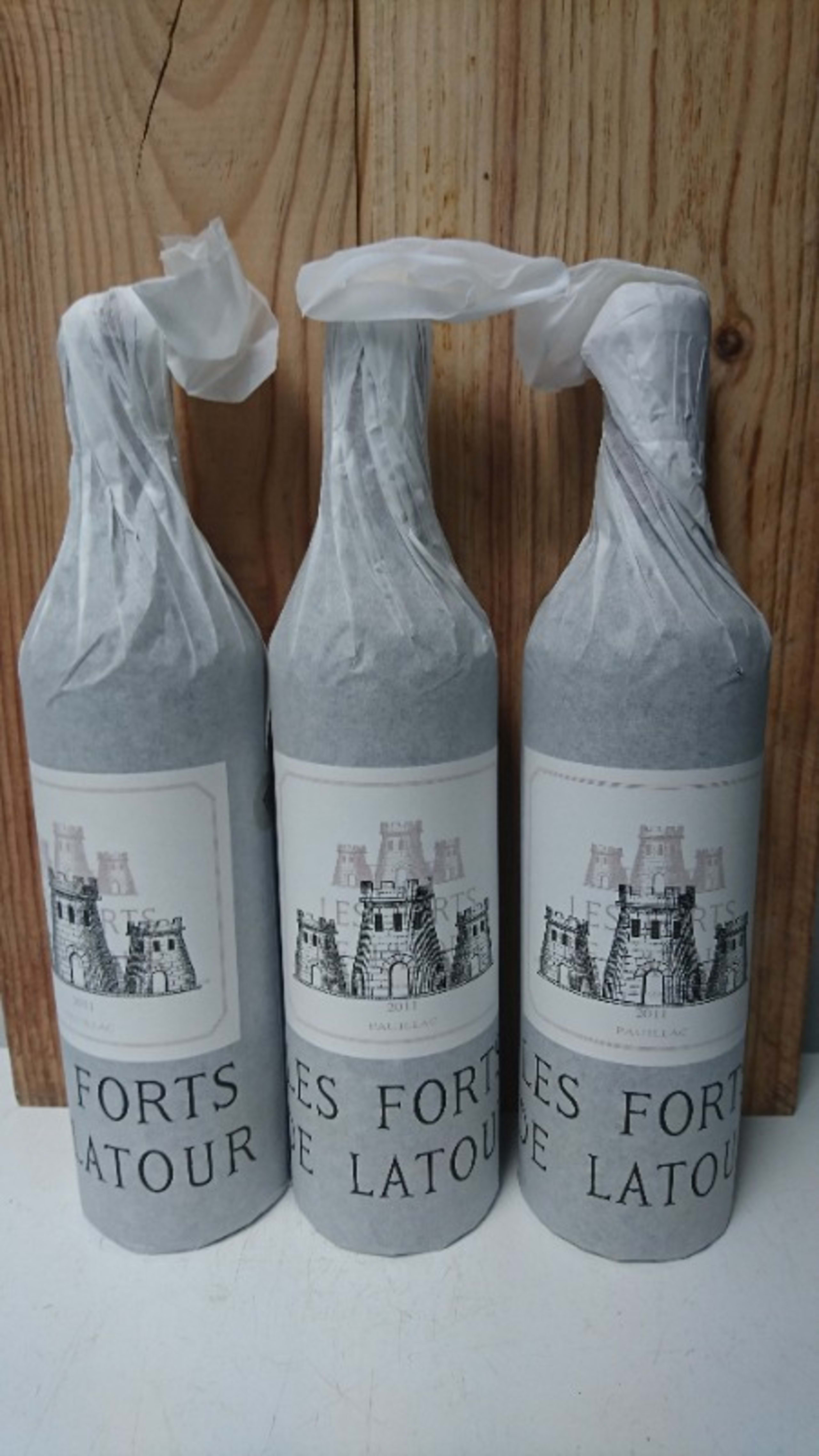 3 x Les Forts de Latour, Pauillac, 2011
