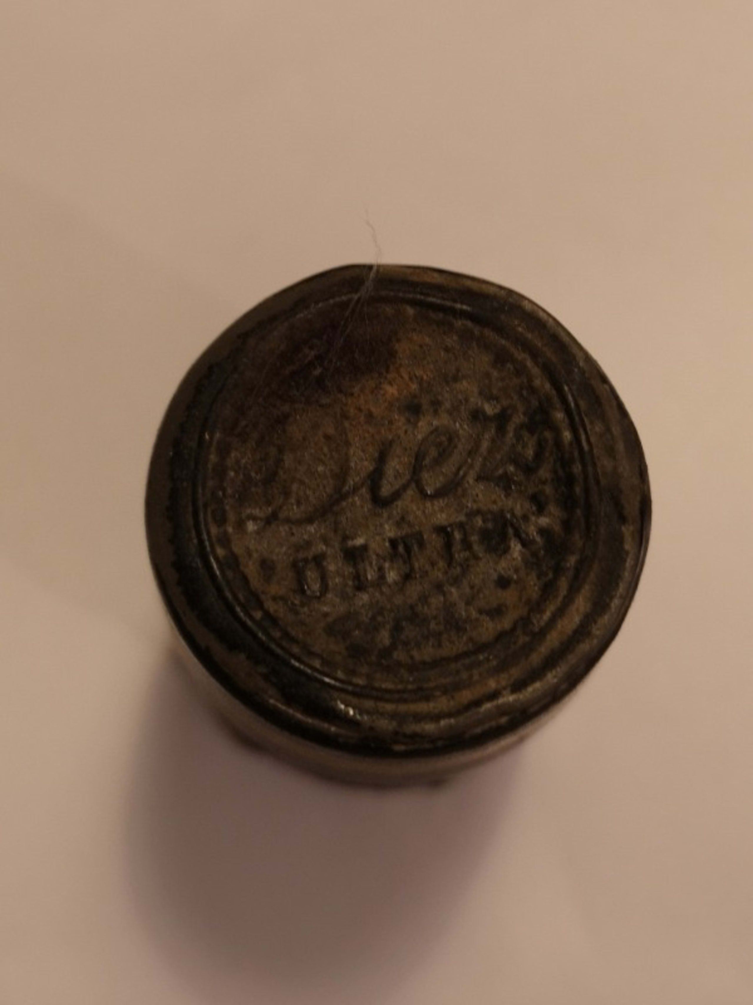 Caps
