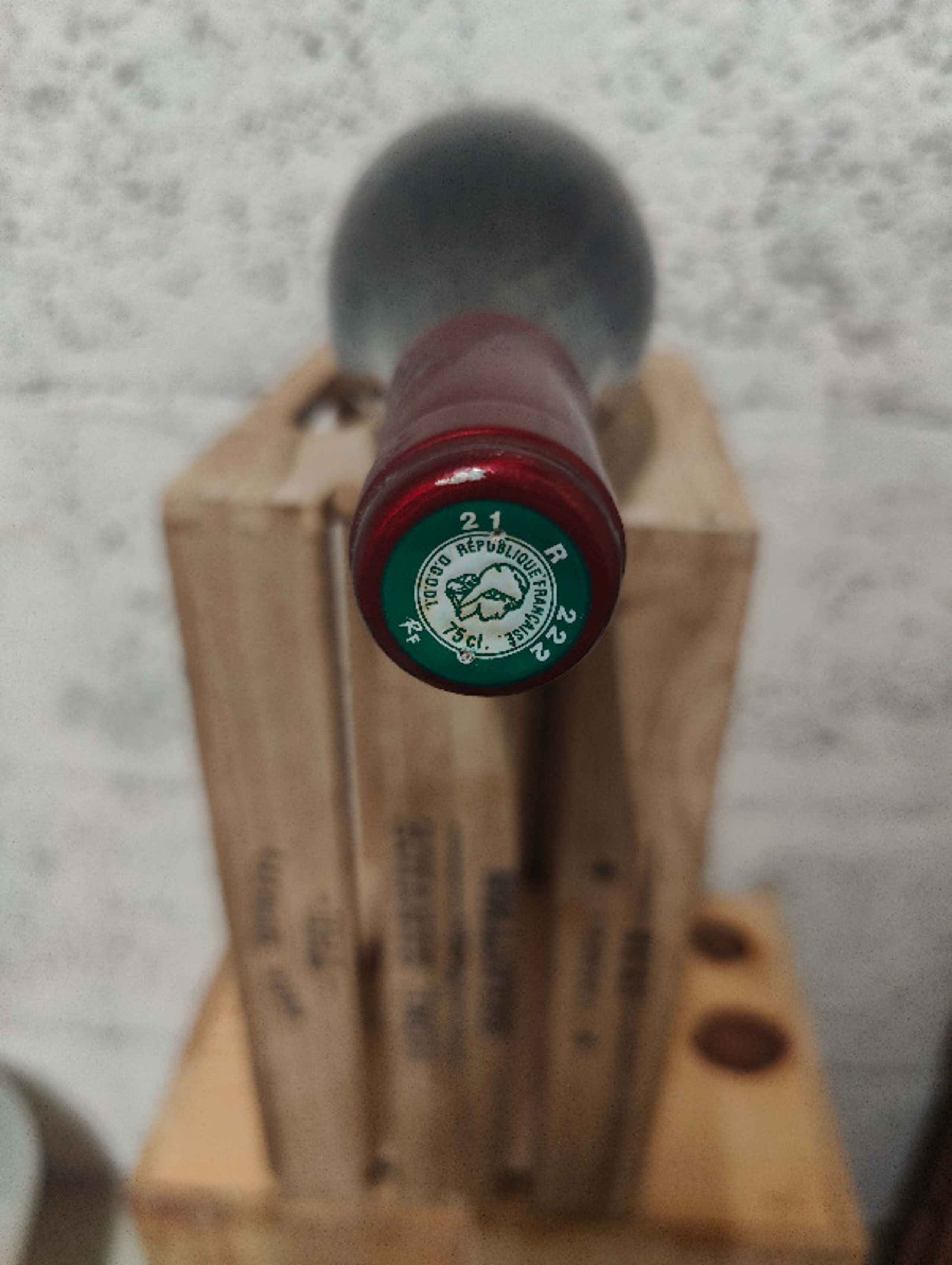 Caps
