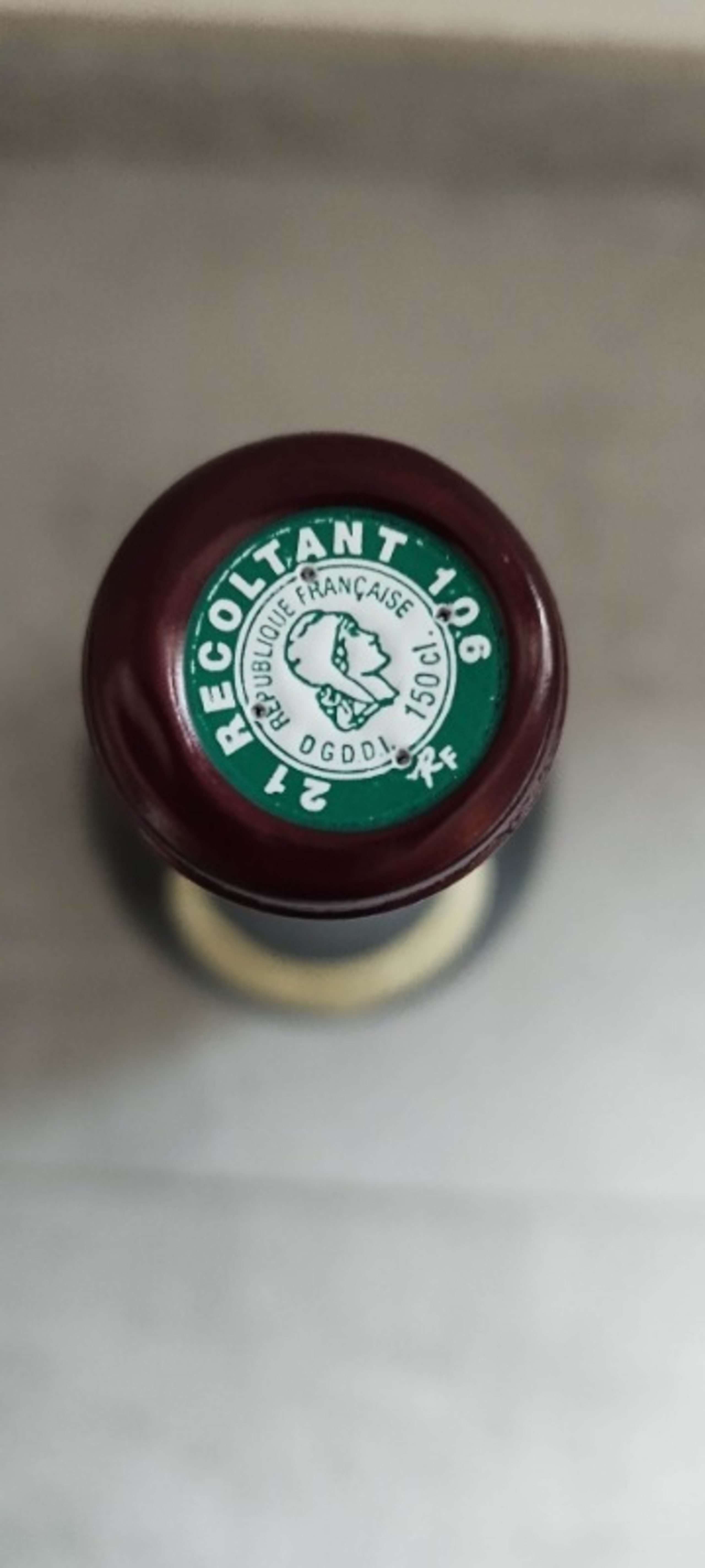 Caps