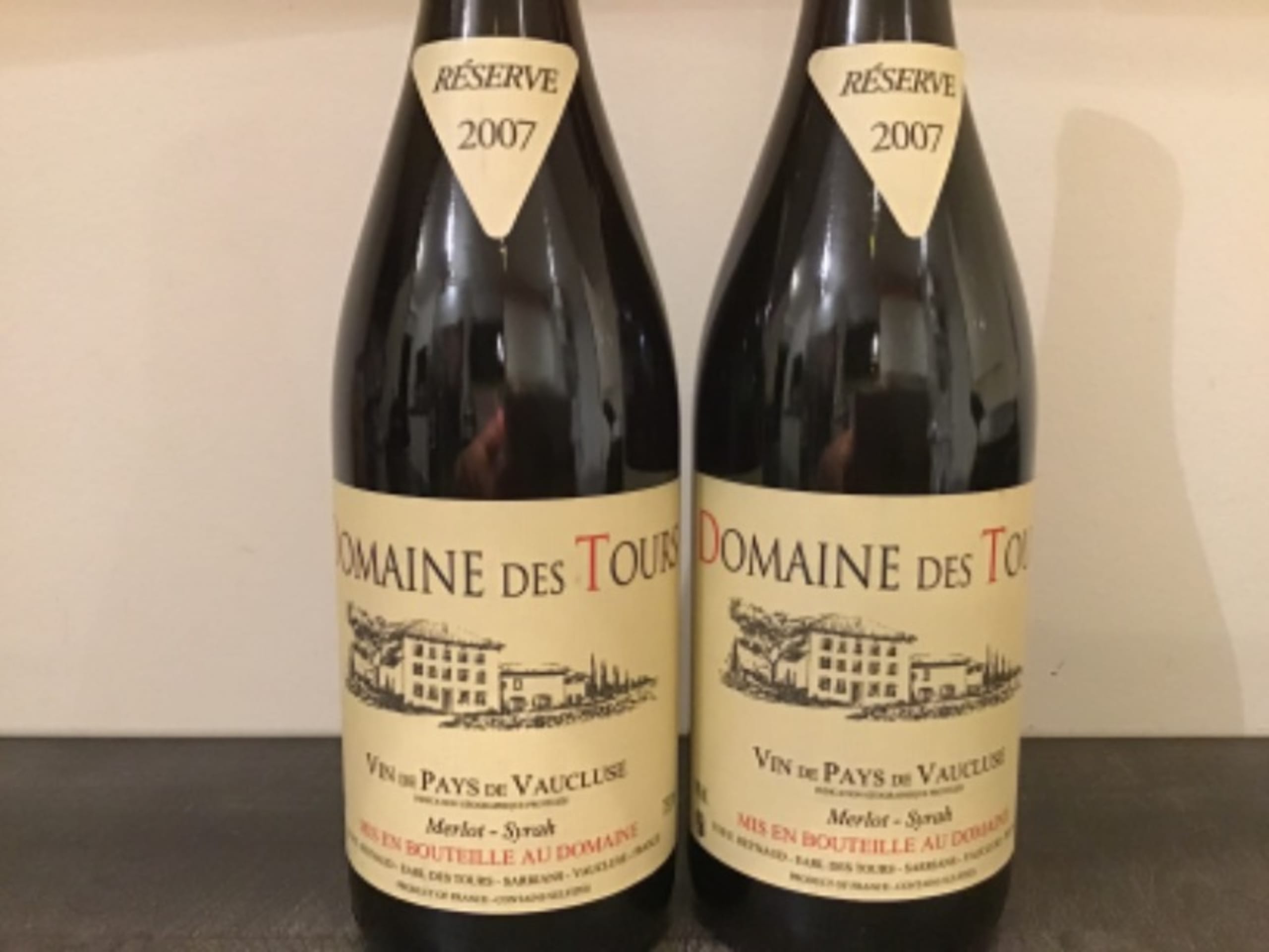 2 x Vin de Pays du Vaucluse, Merlot-Syrah, Domaine des Tours, 2007