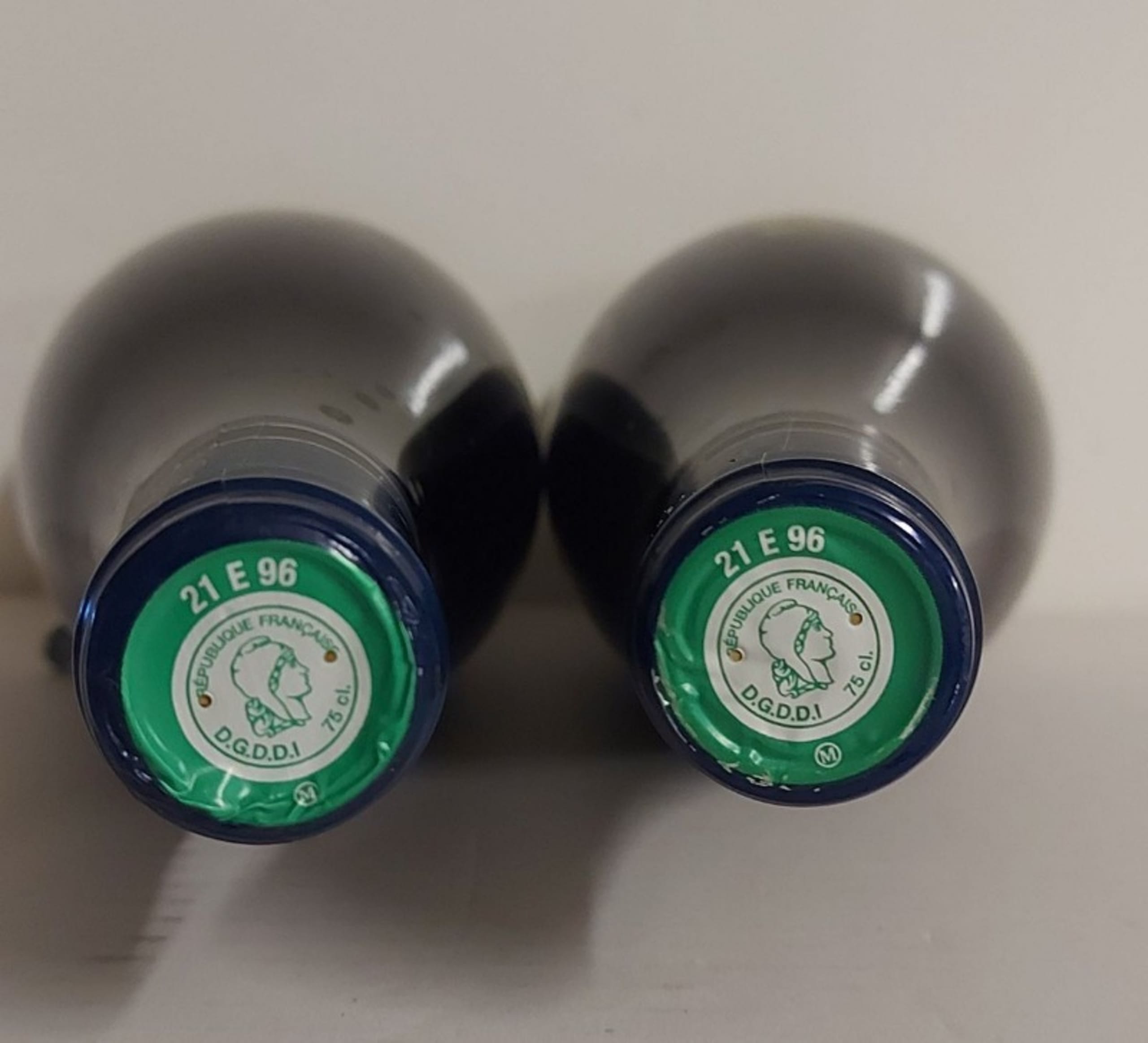 Caps