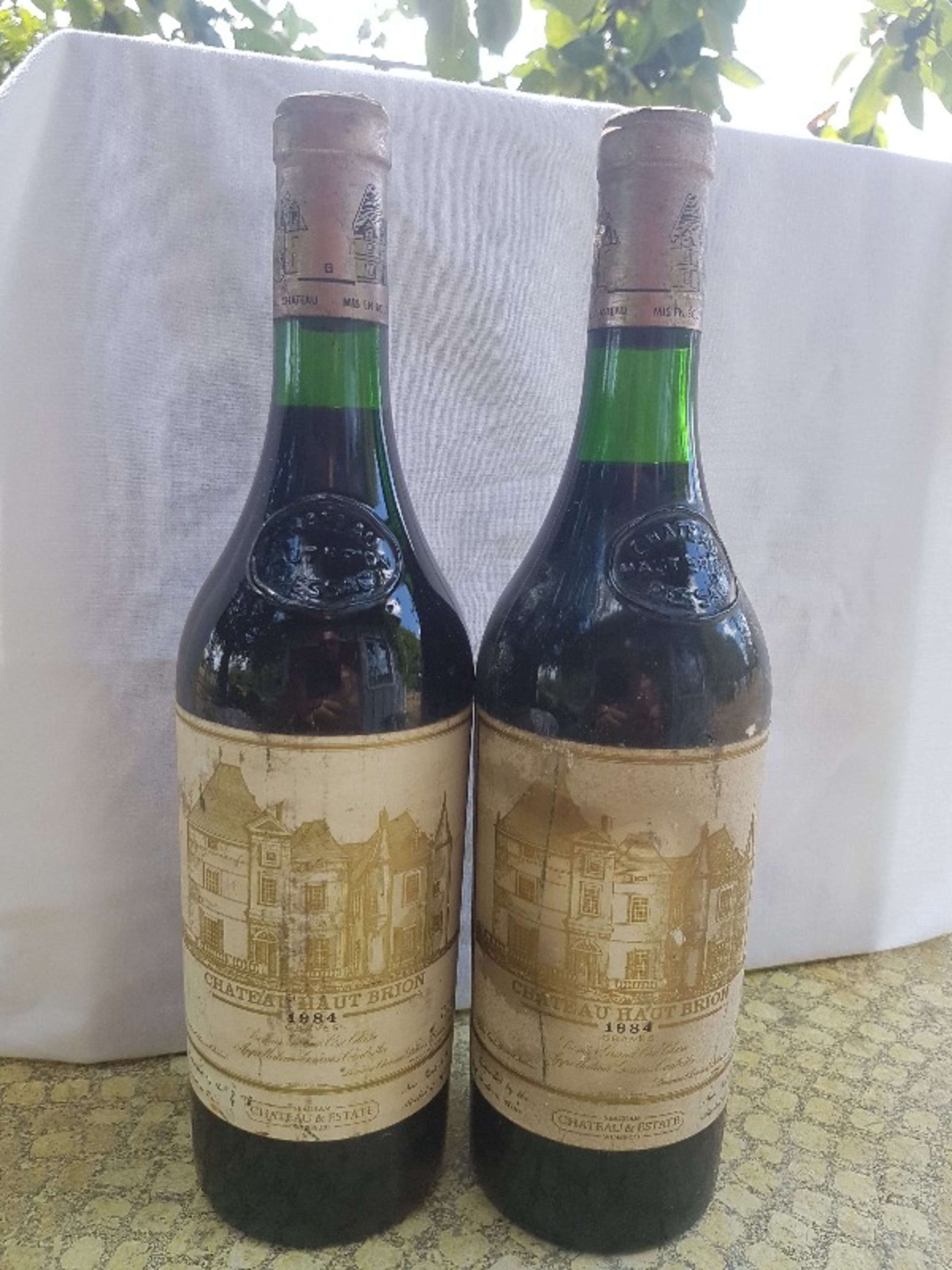 2 x Château Haut-Brion, Pessac-Léognan, 1984