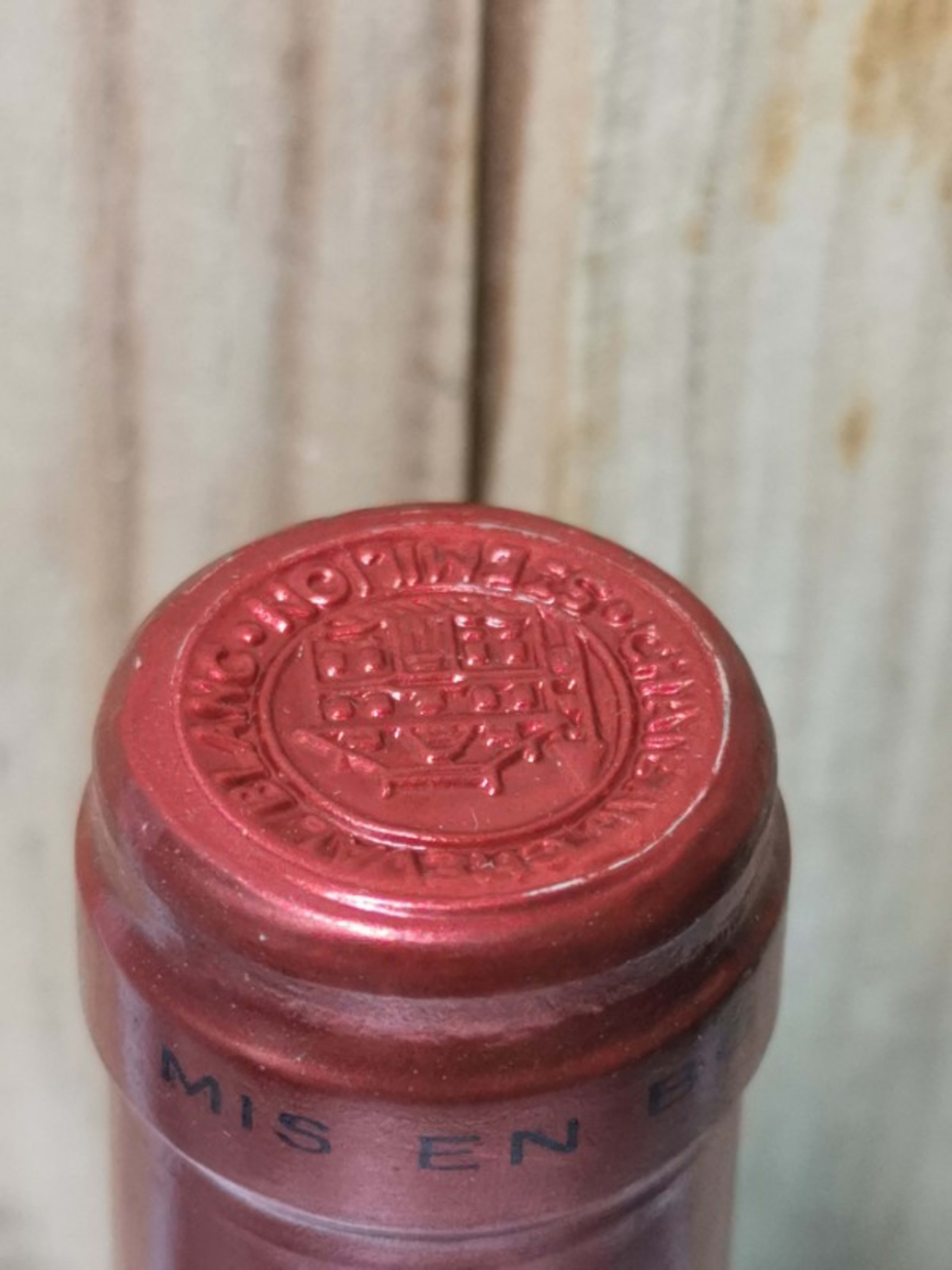 Caps