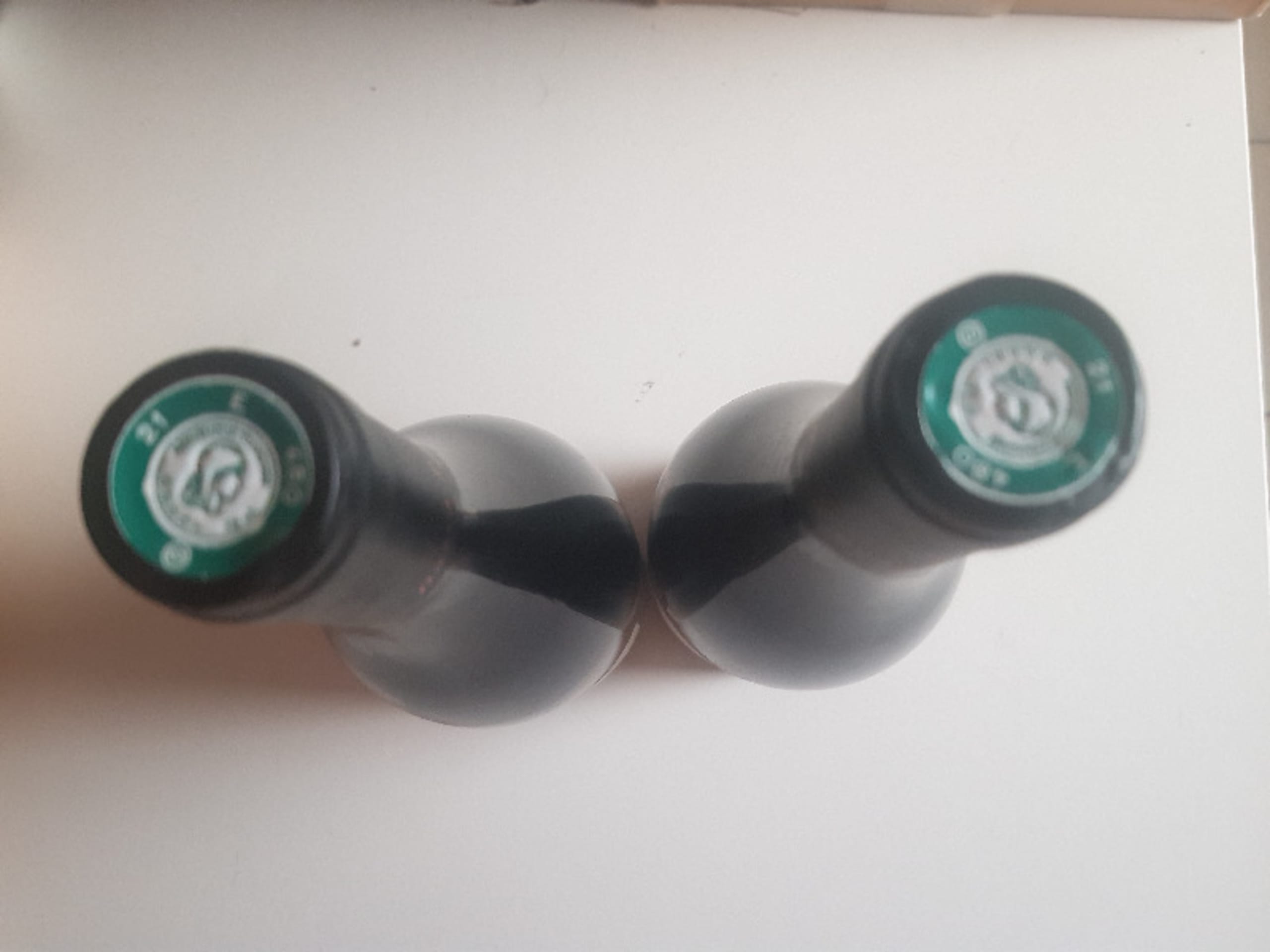 Caps