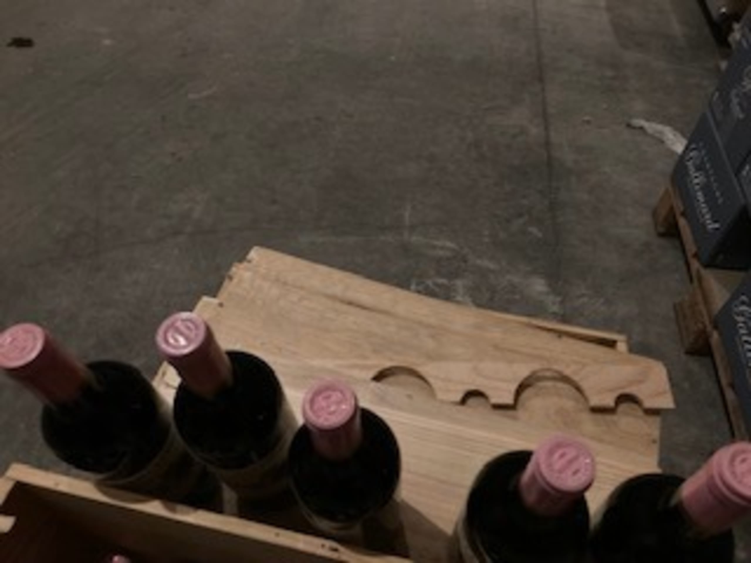 Caps