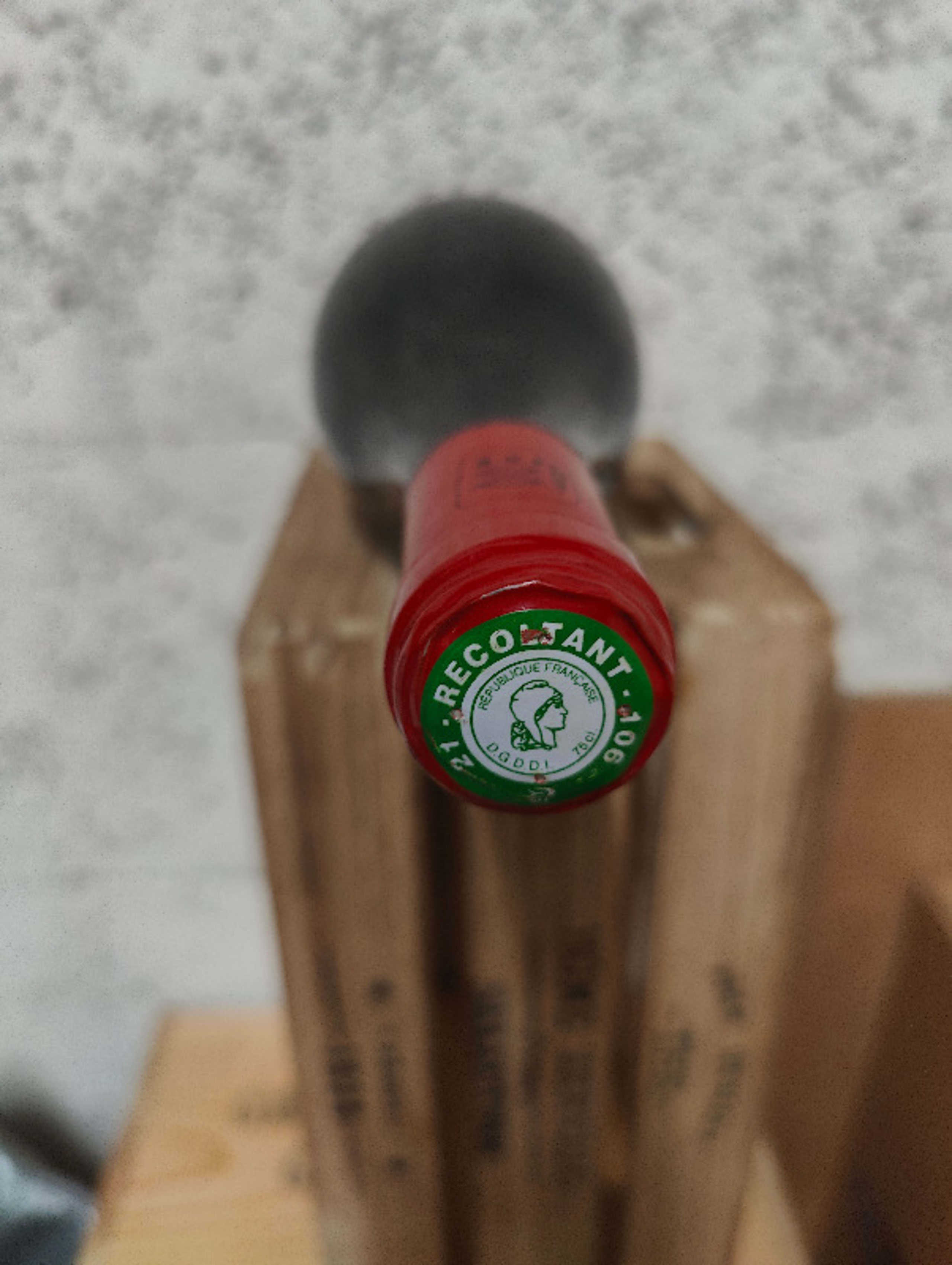 Caps