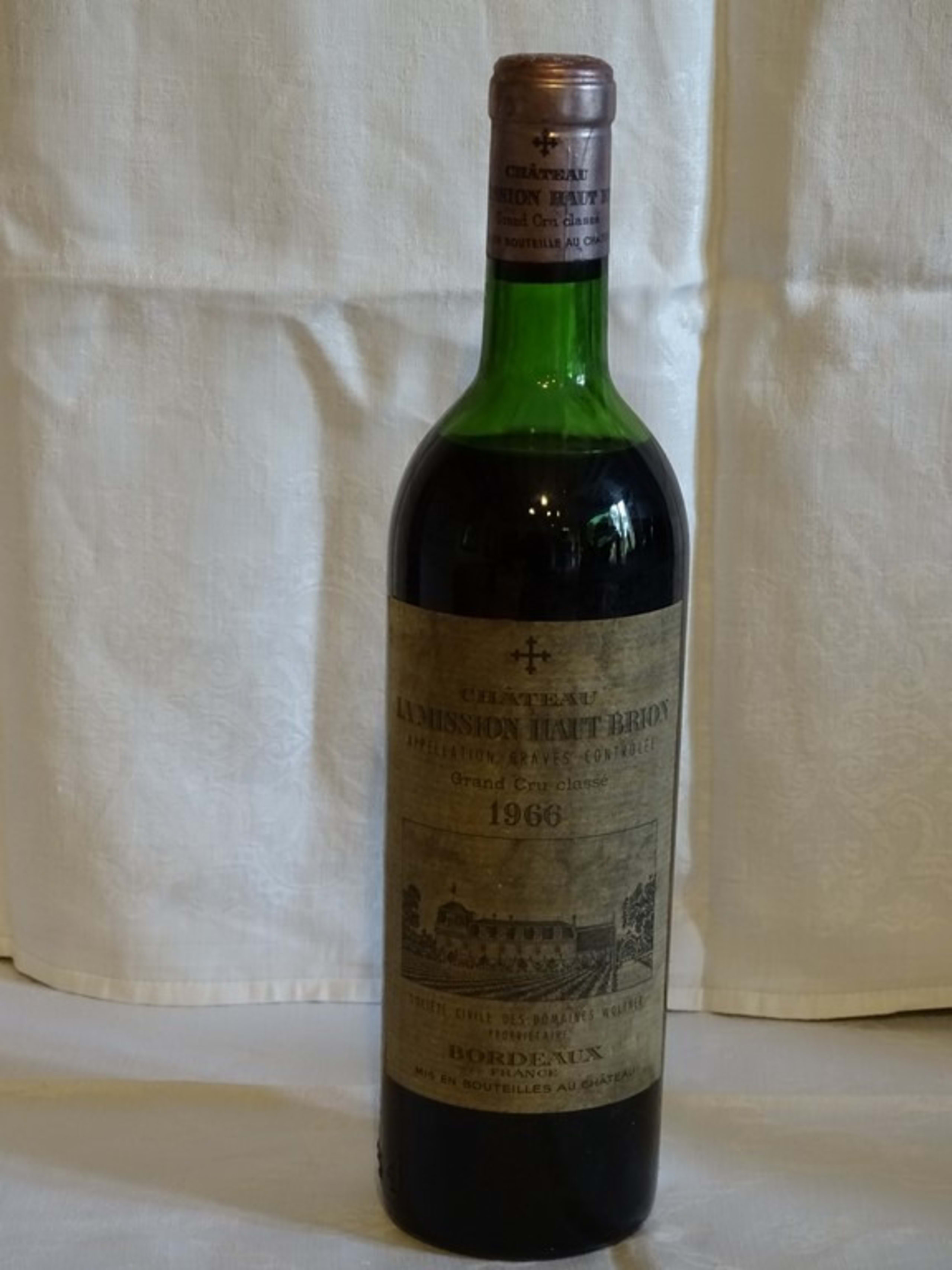 GRAND CRU CLASSE, CHATEAU LA MISSION HAUT BRION, Graves, 1966
