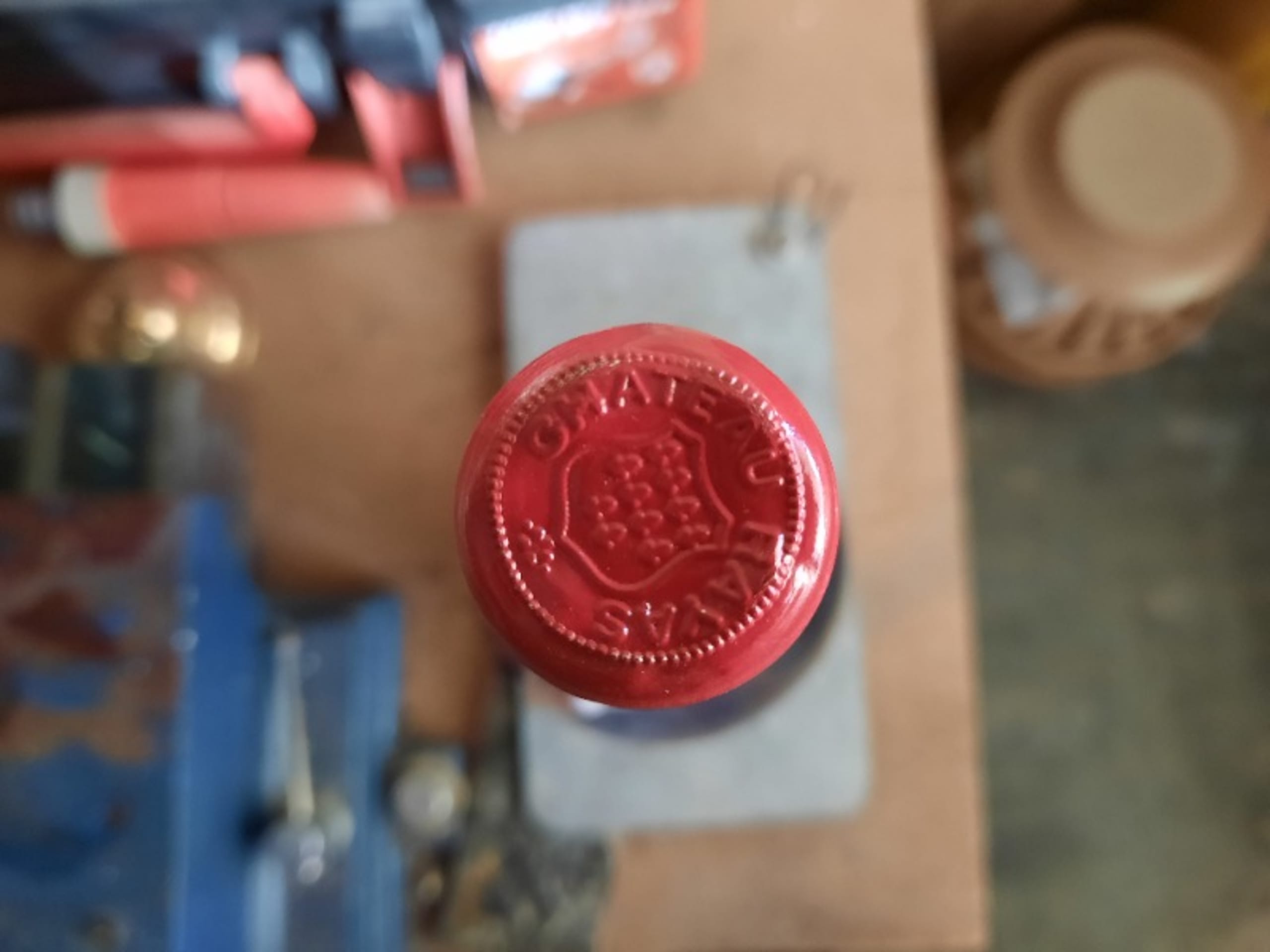 Caps