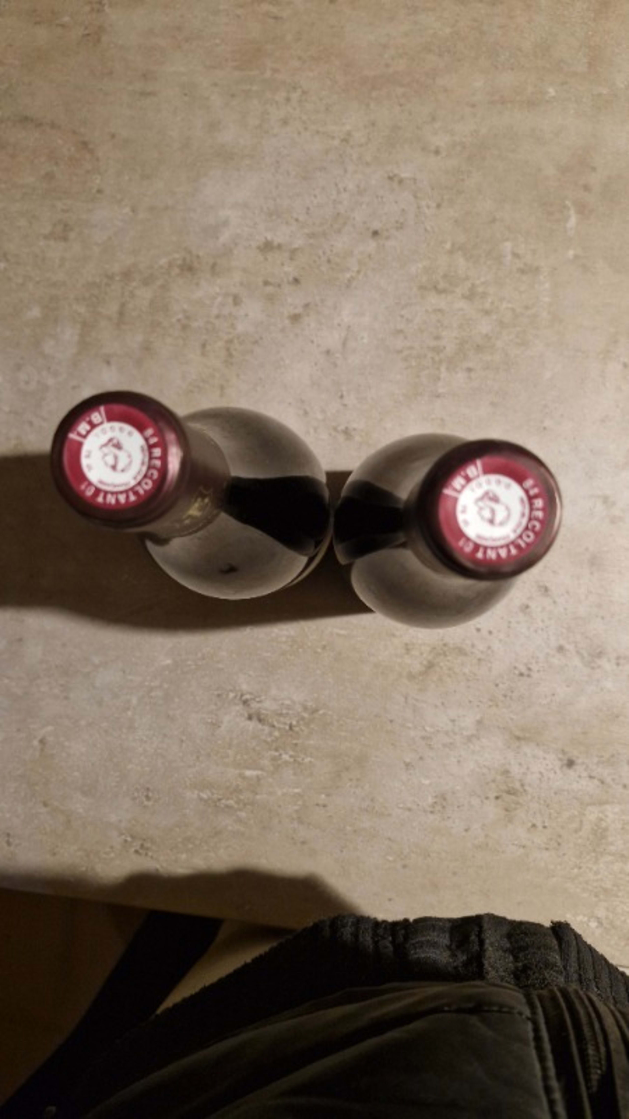 Caps