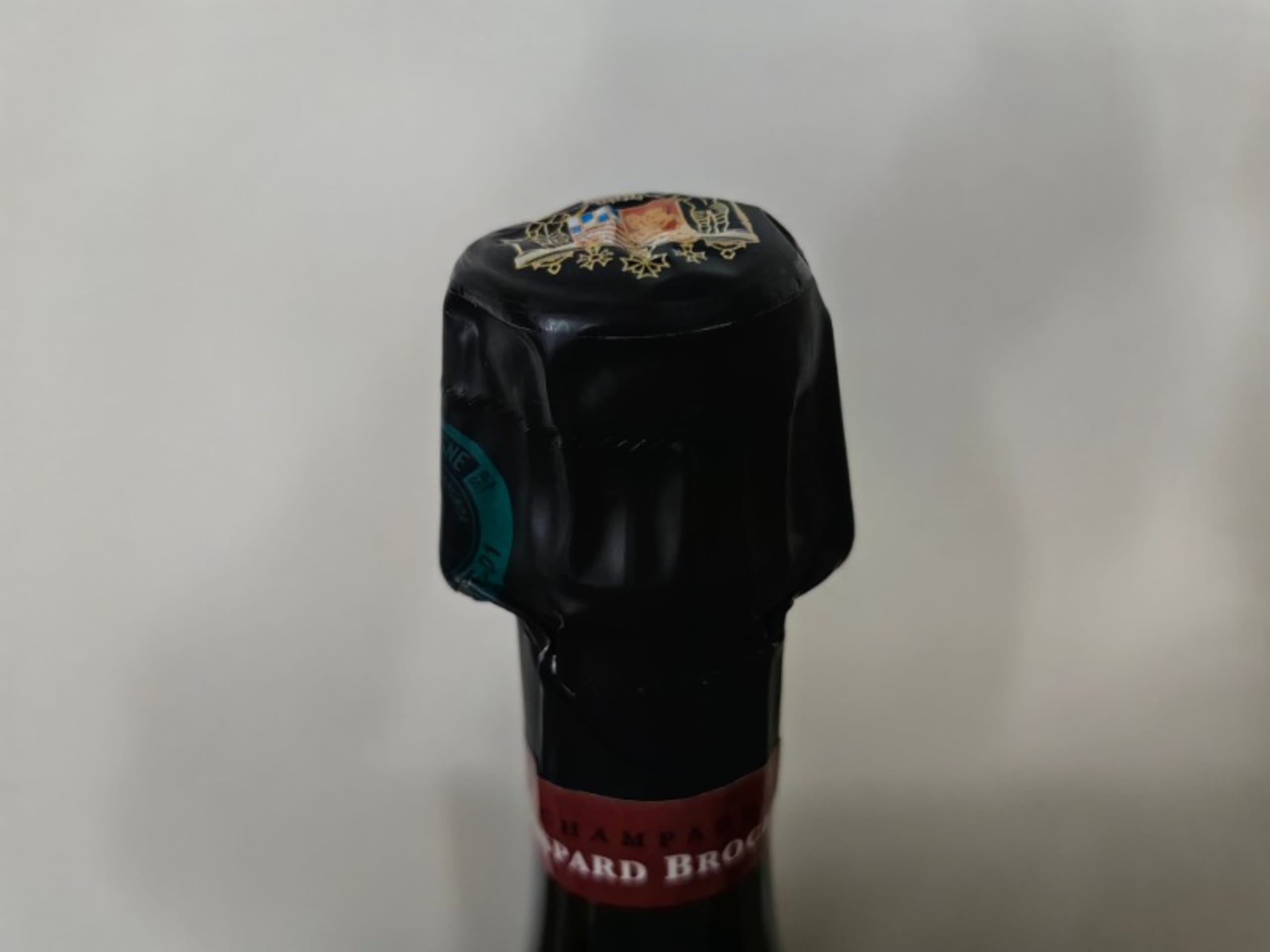 Caps