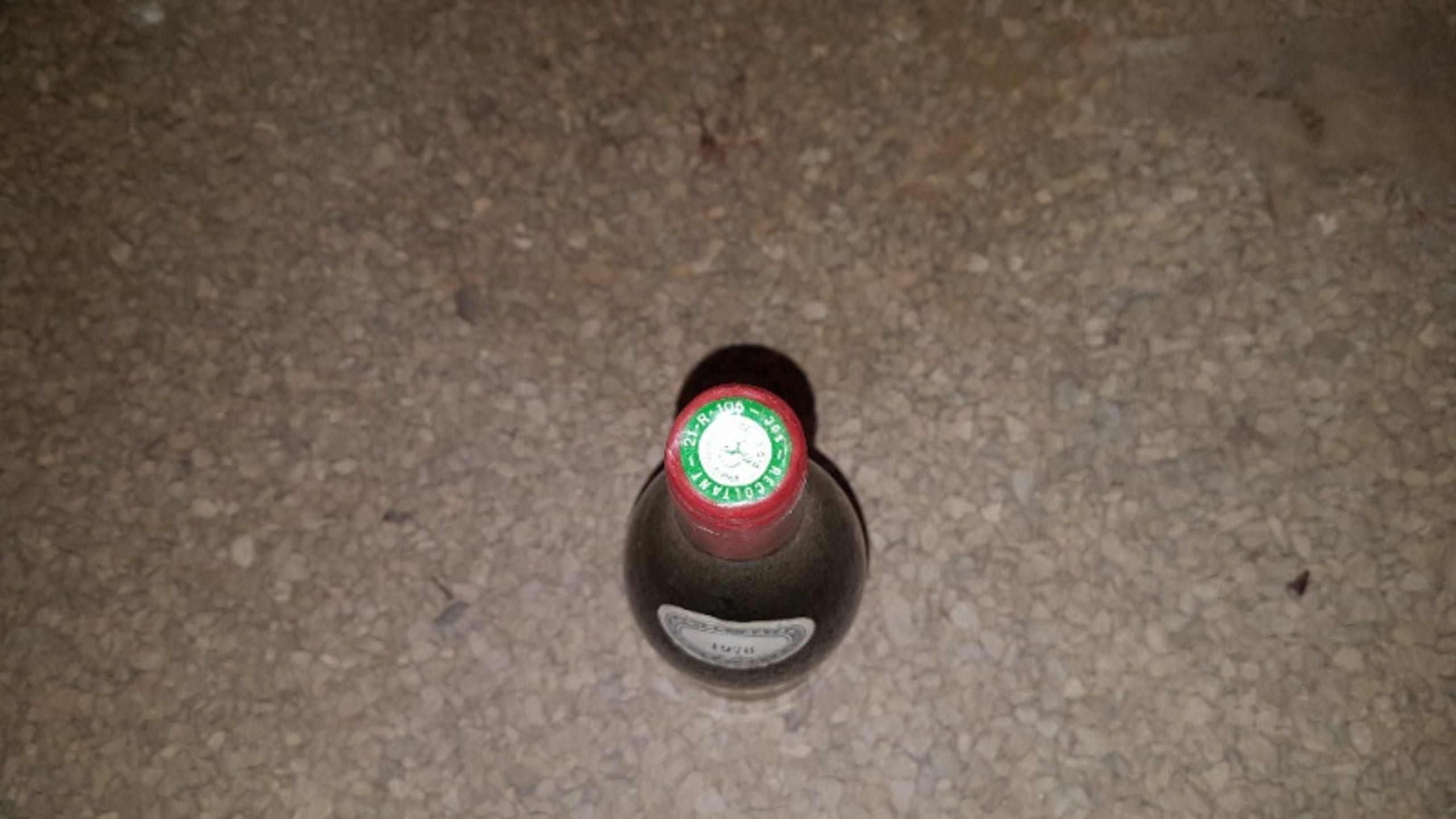 Caps