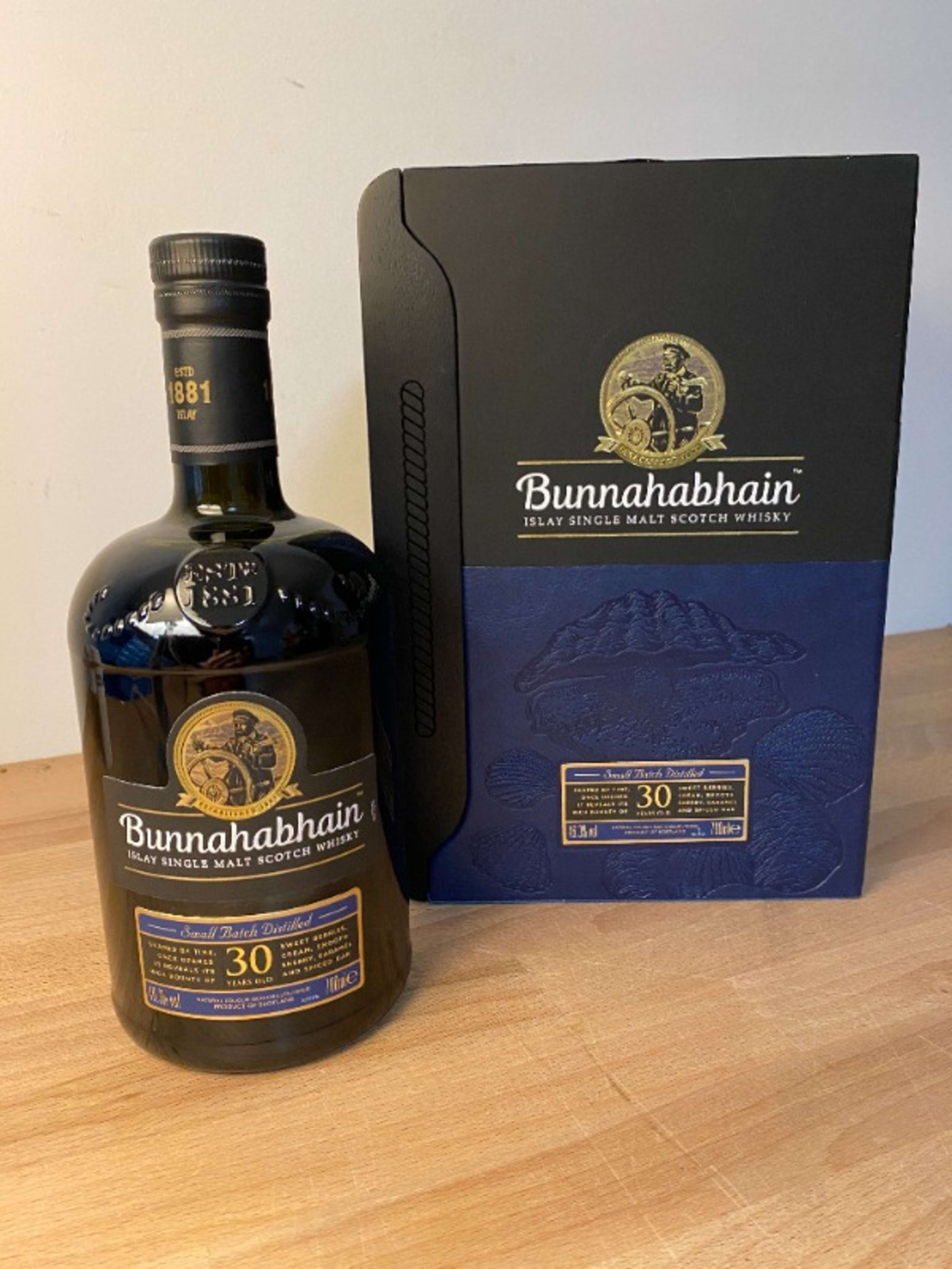 Bunnahabhain 30 ans d'age Coffret Prestige en Bois, Whisky