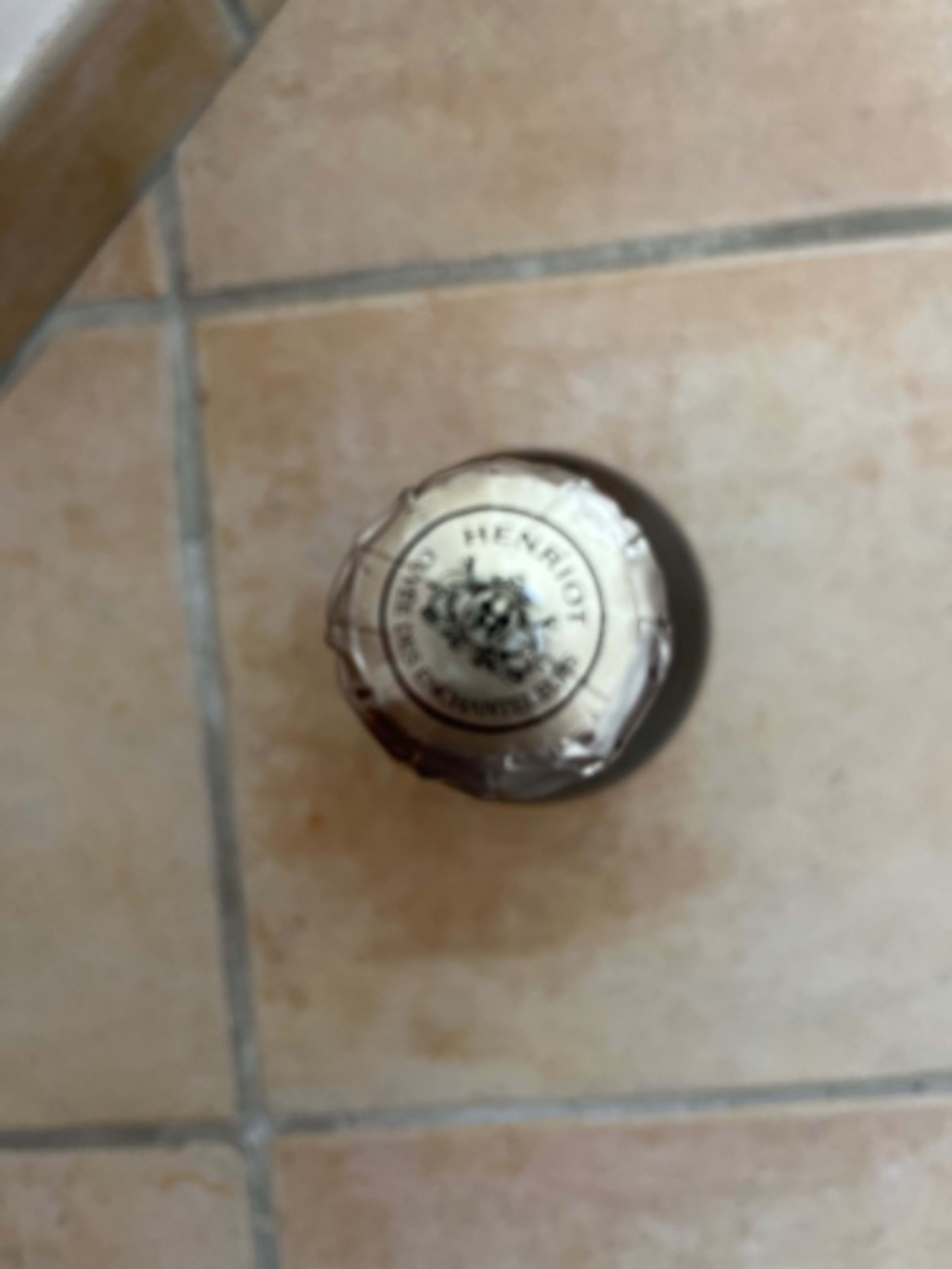 Caps