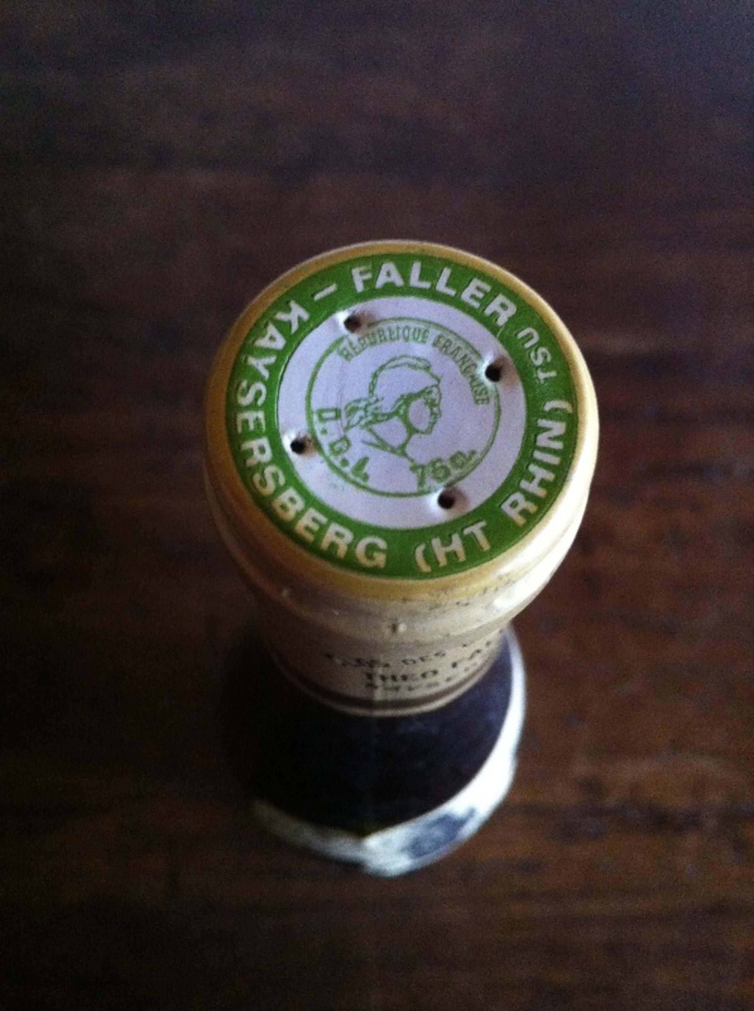 Caps