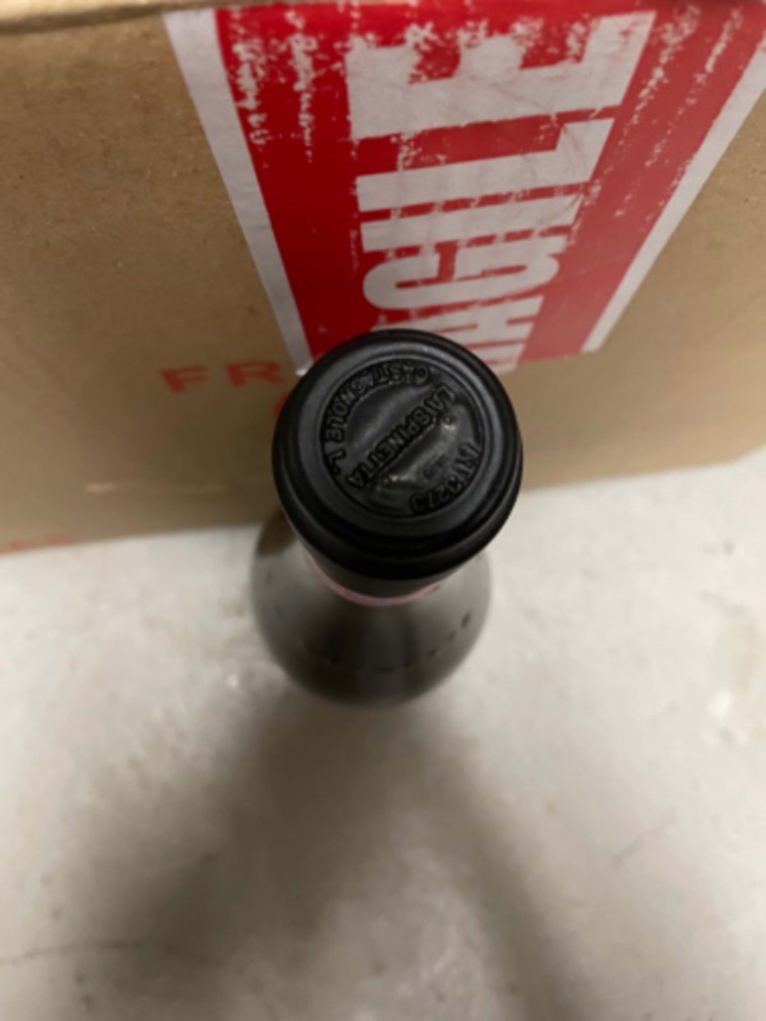 Caps