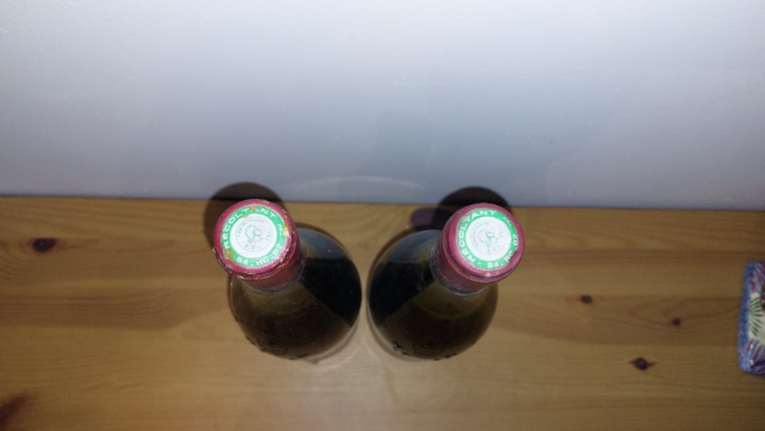 Caps