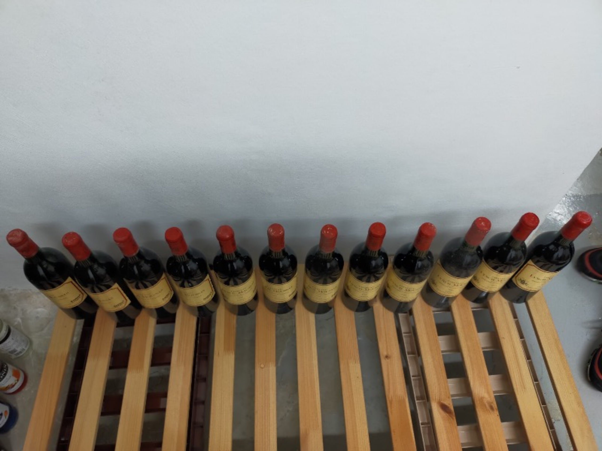 Caps
