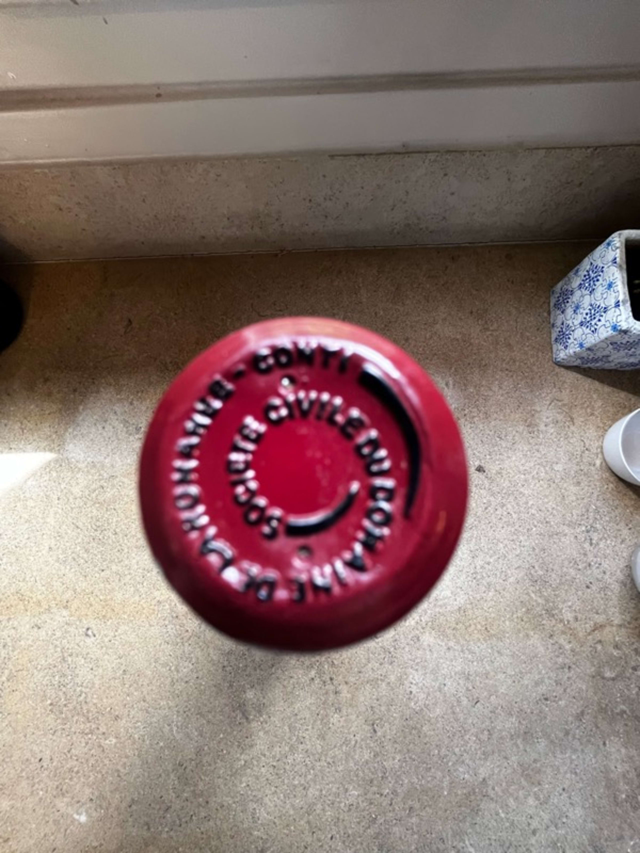 Caps