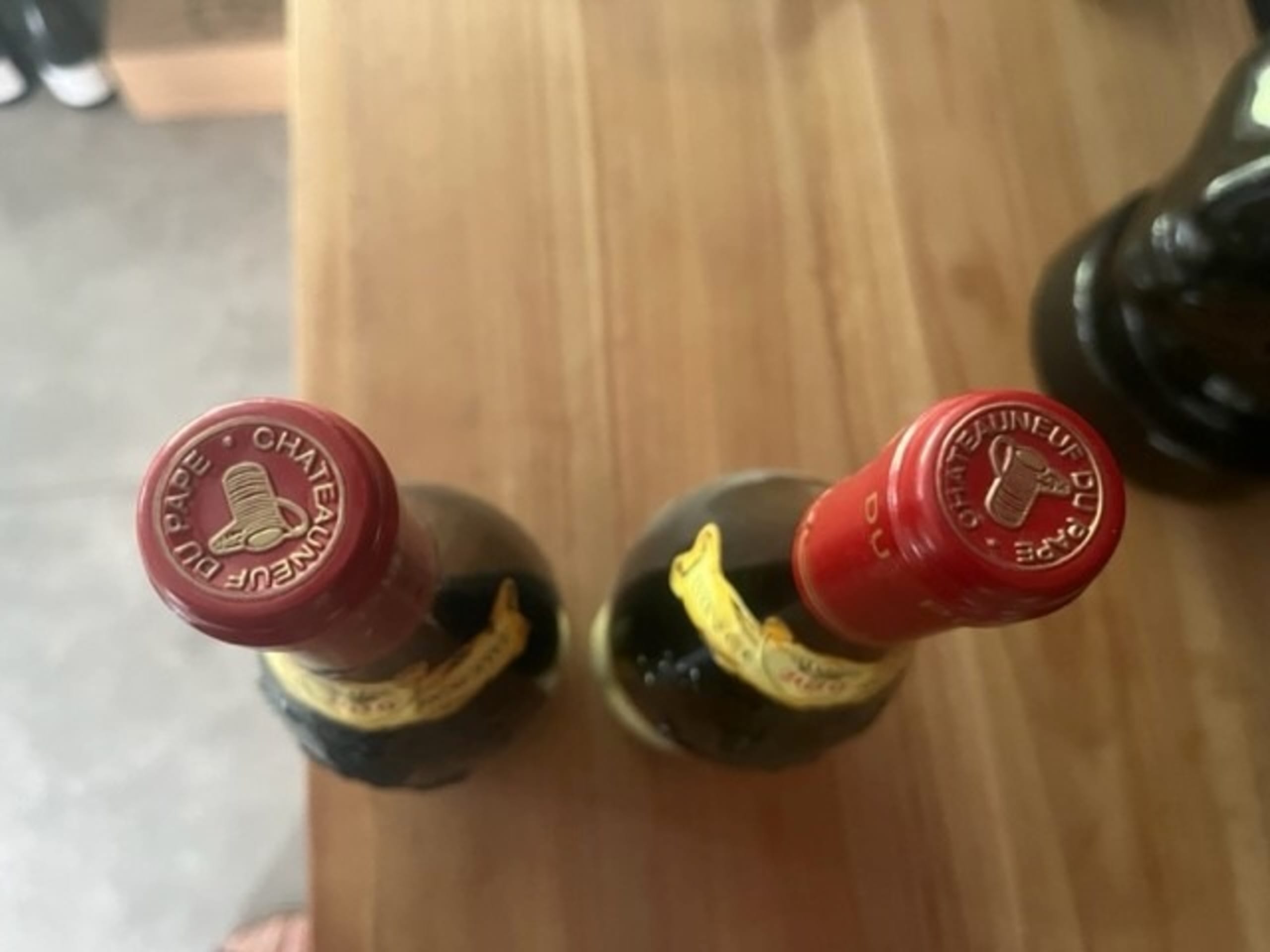 Caps